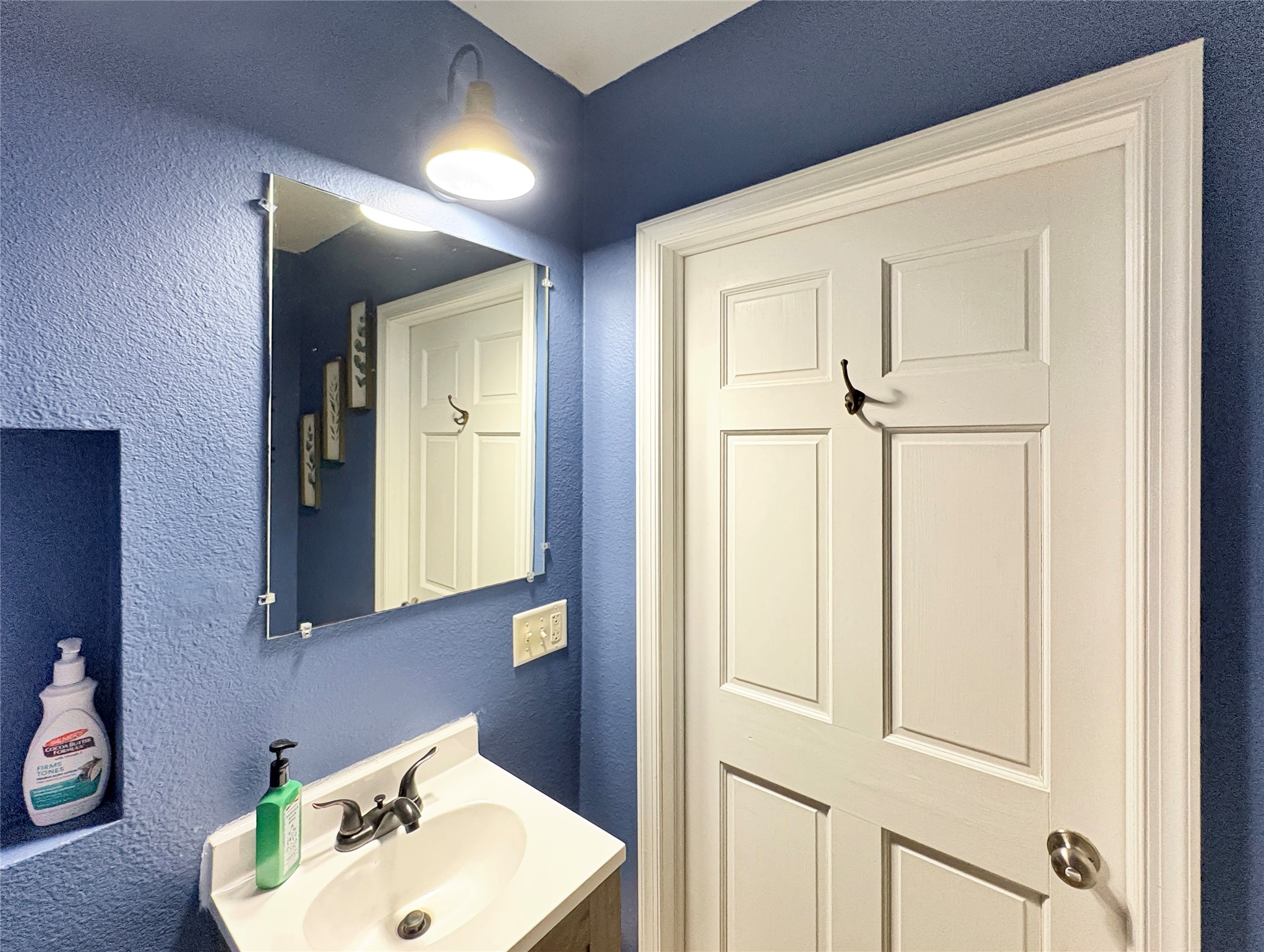 230 Huron Street Property Photo 13