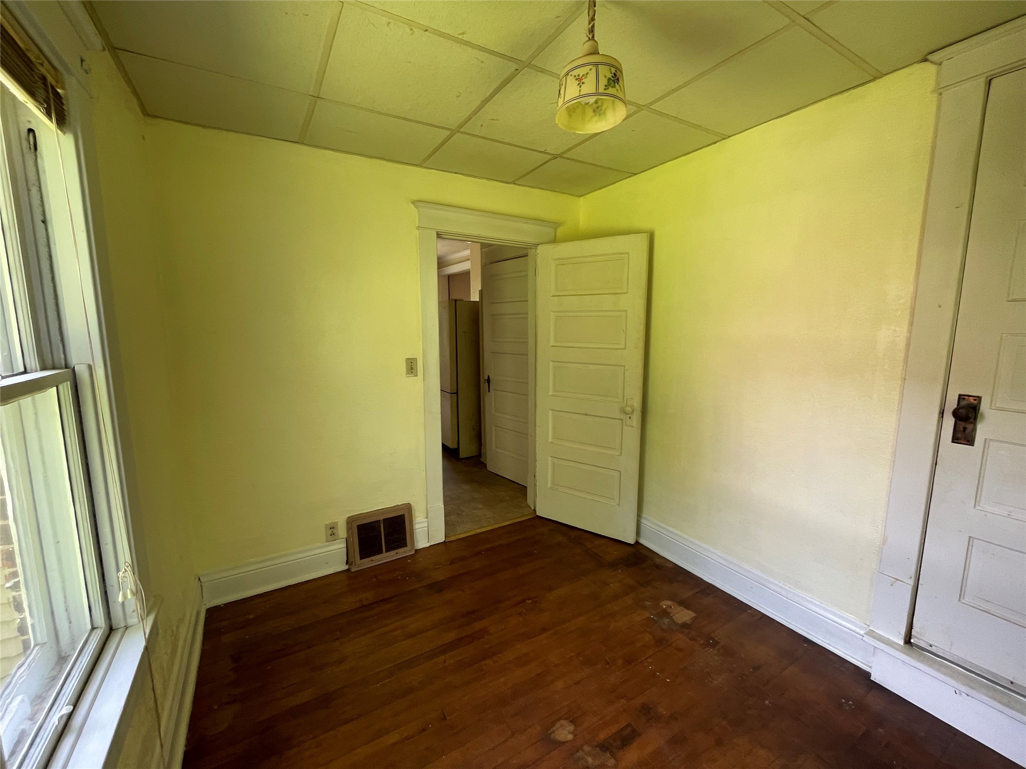 805 E Clover Street Property Photo 8