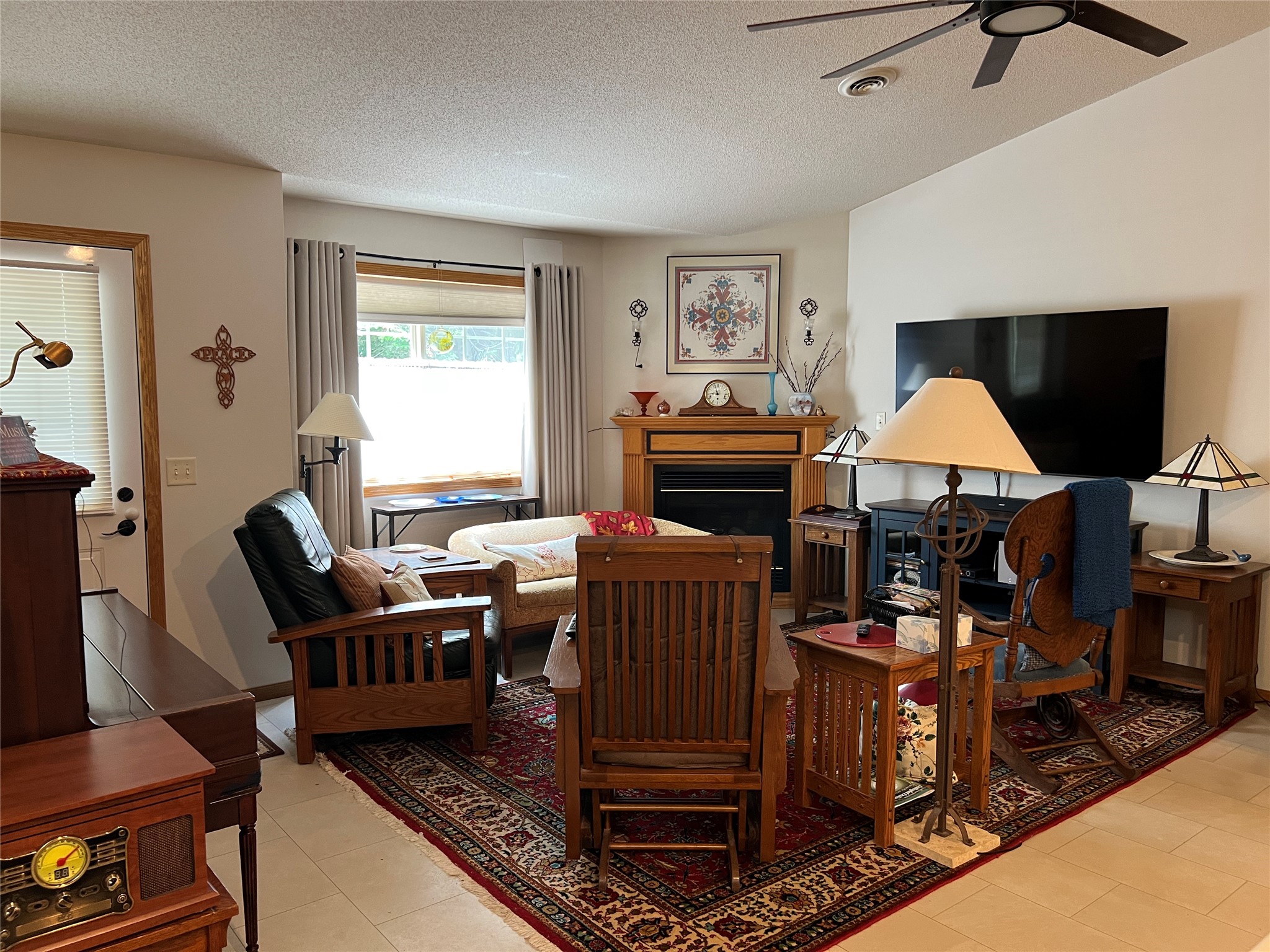 1571 Forest Street Property Photo 3