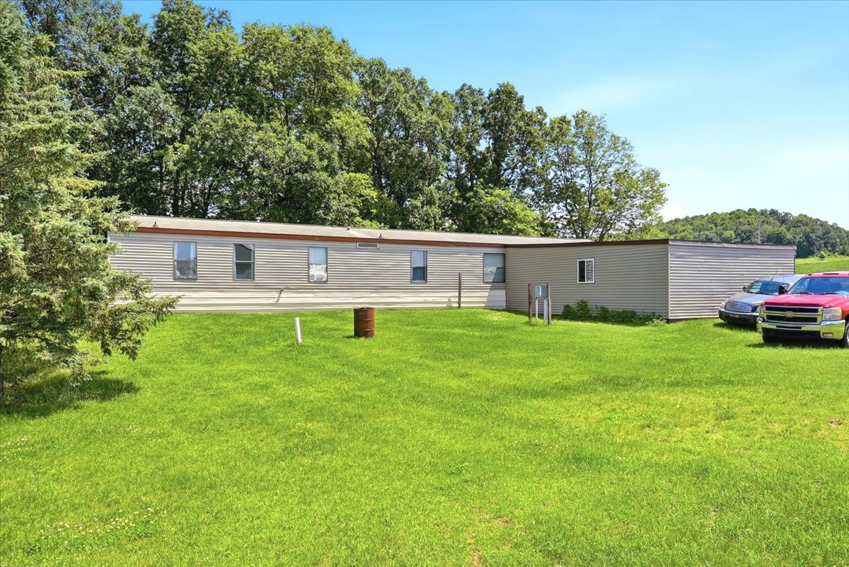 N1405 County Road Z Property Photo 2
