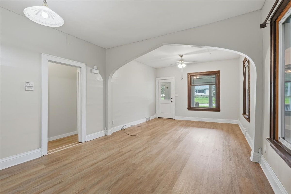 146 W Winter Avenue Property Photo 3