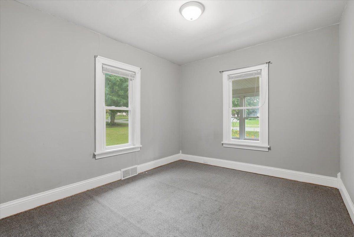 146 W Winter Avenue Property Photo 10