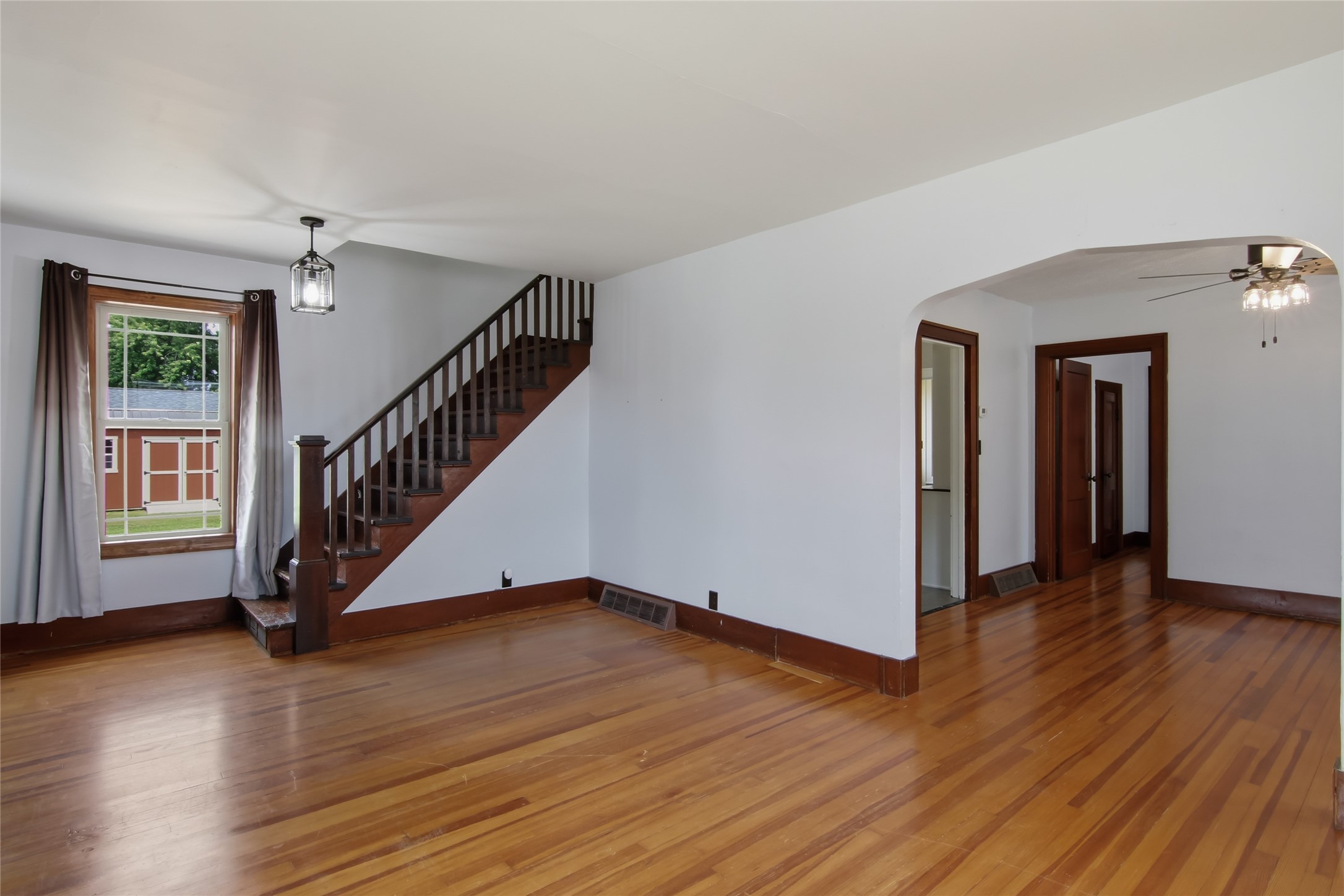 14006 Pine Street Property Photo 10