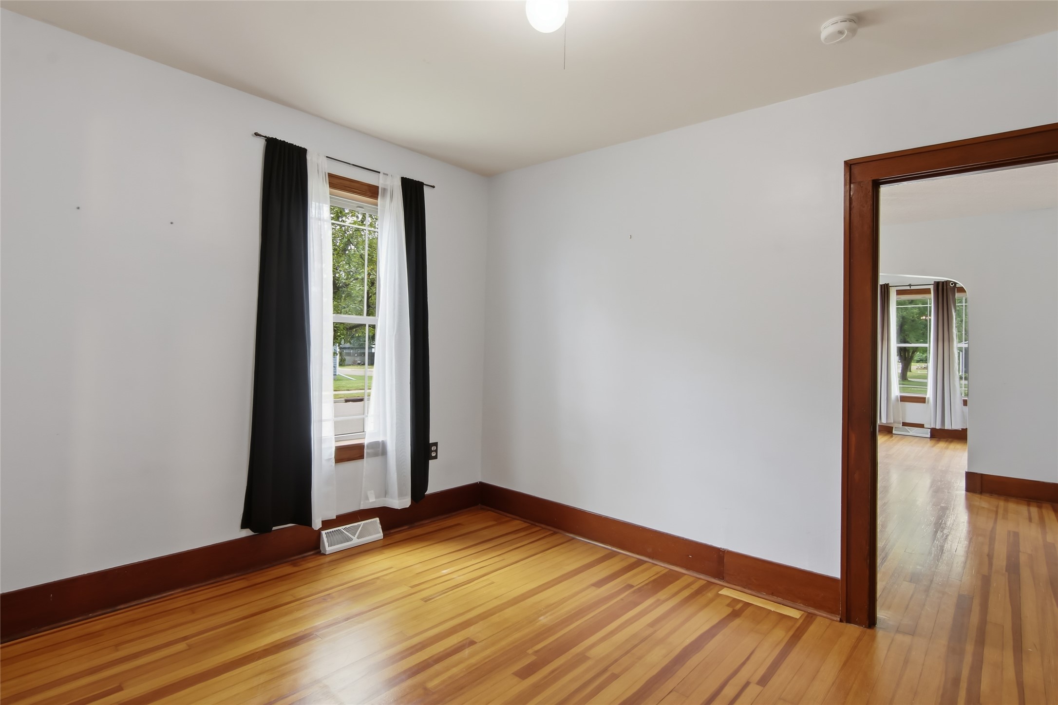 14006 Pine Street Property Photo 18