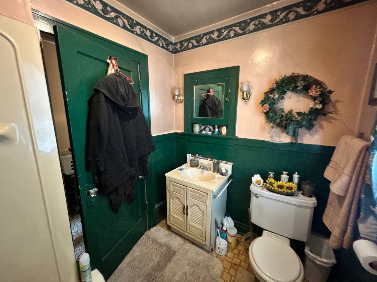 302 E 5th Street Property Photo 10