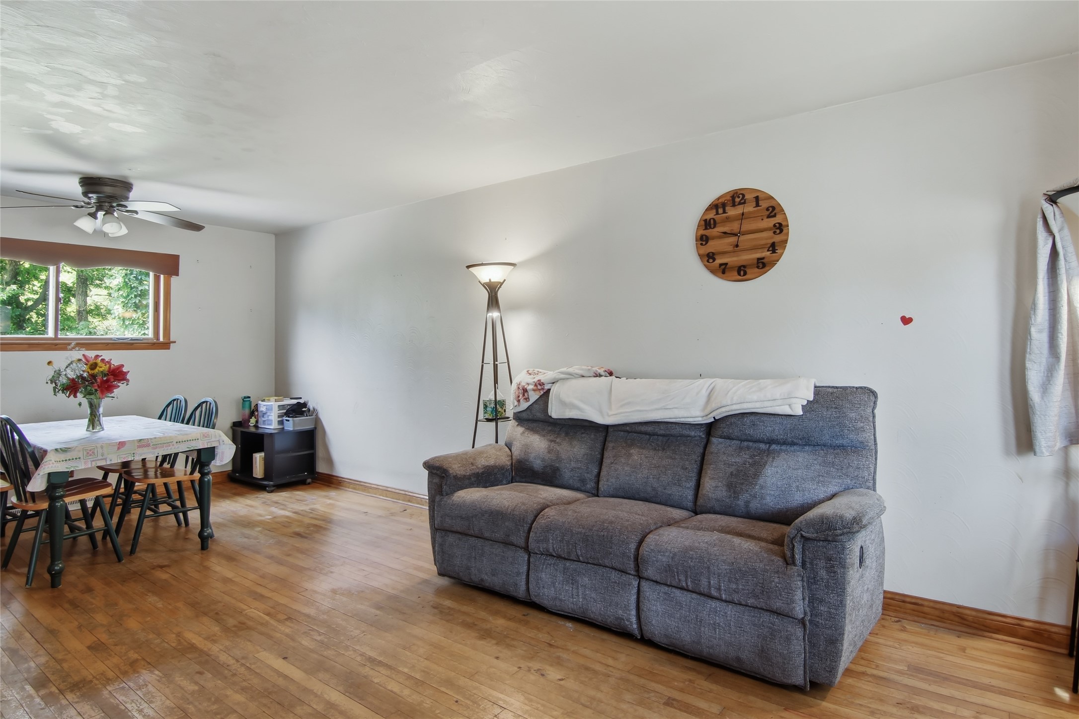 604 Bolles Street Property Photo 4