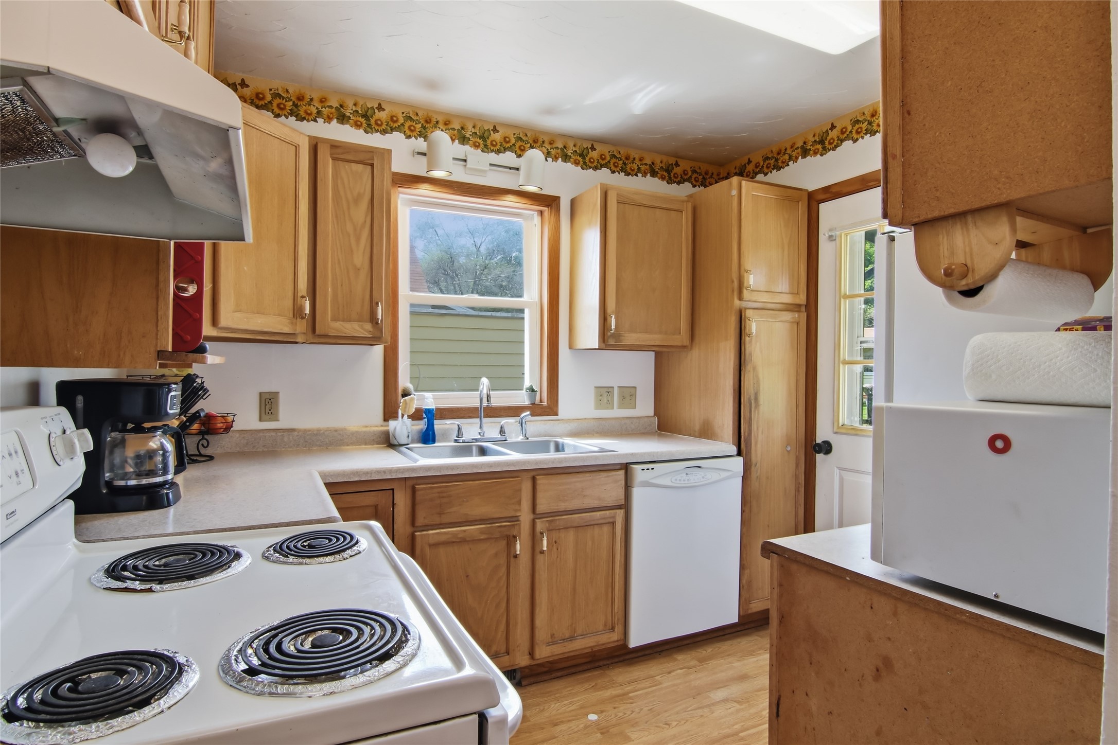 604 Bolles Street Property Photo 10