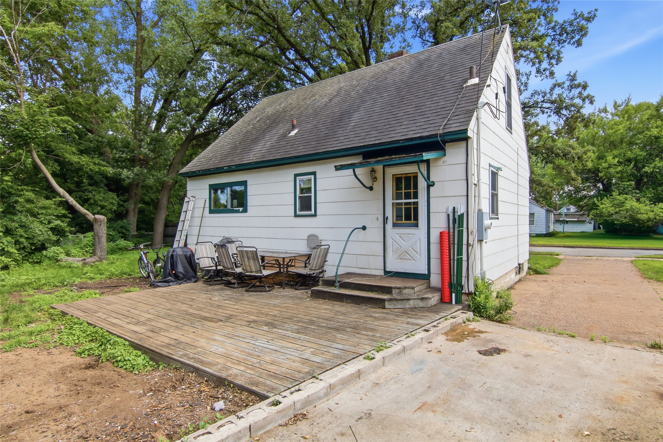 604 Bolles Street Property Photo 37