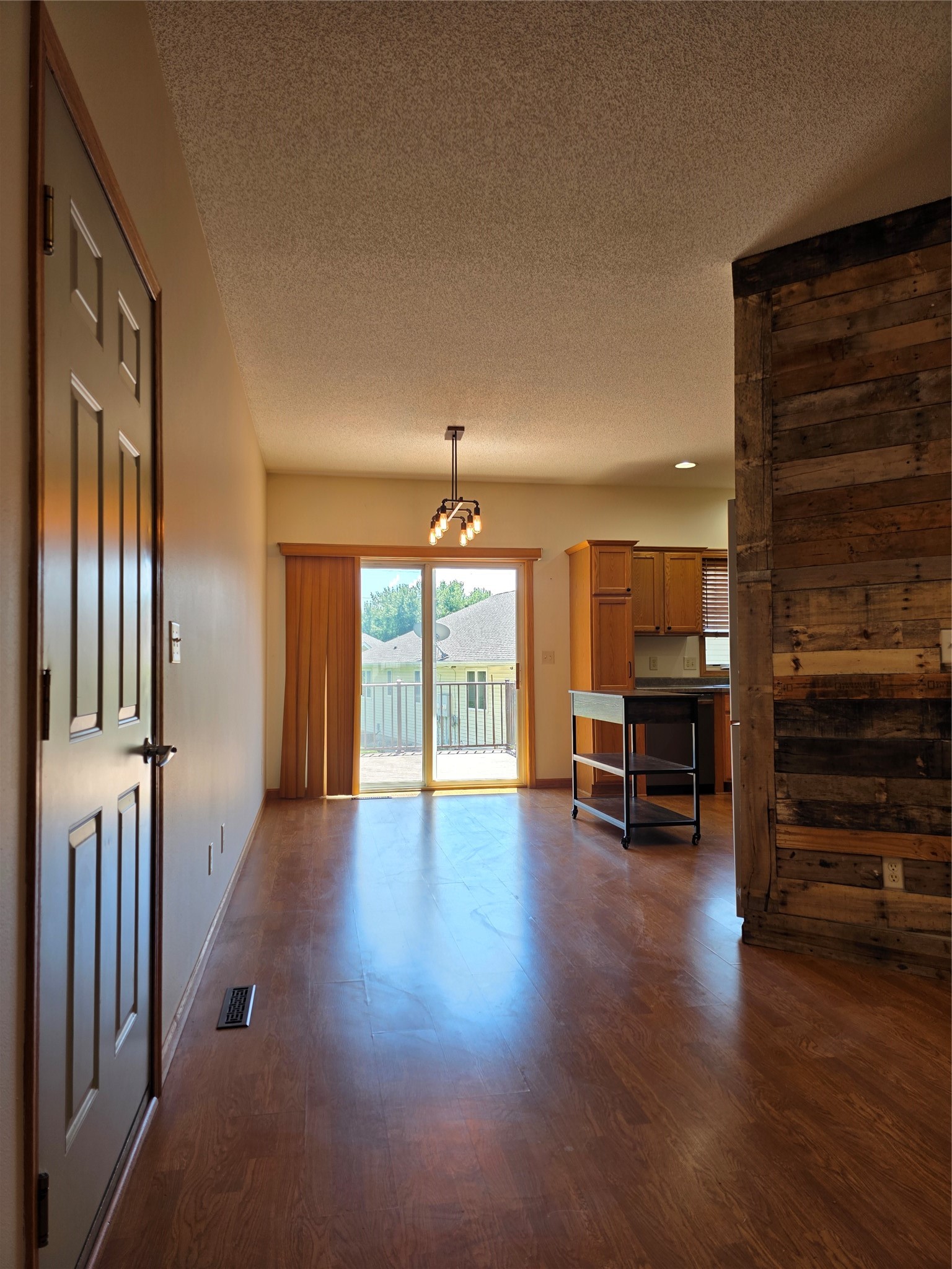21423 Sheila Lane Property Photo 4