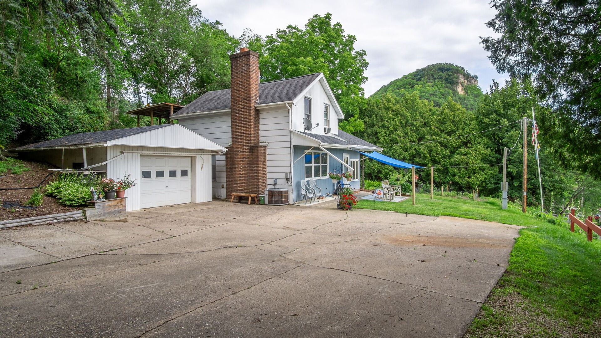 1107 S 2nd Street Property Photo 3