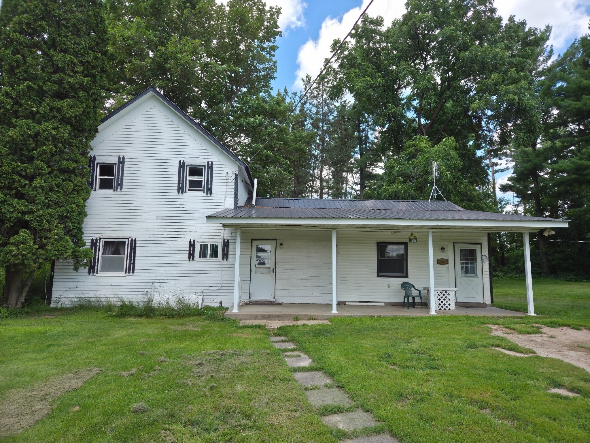 995 16th Street Property Photo 4