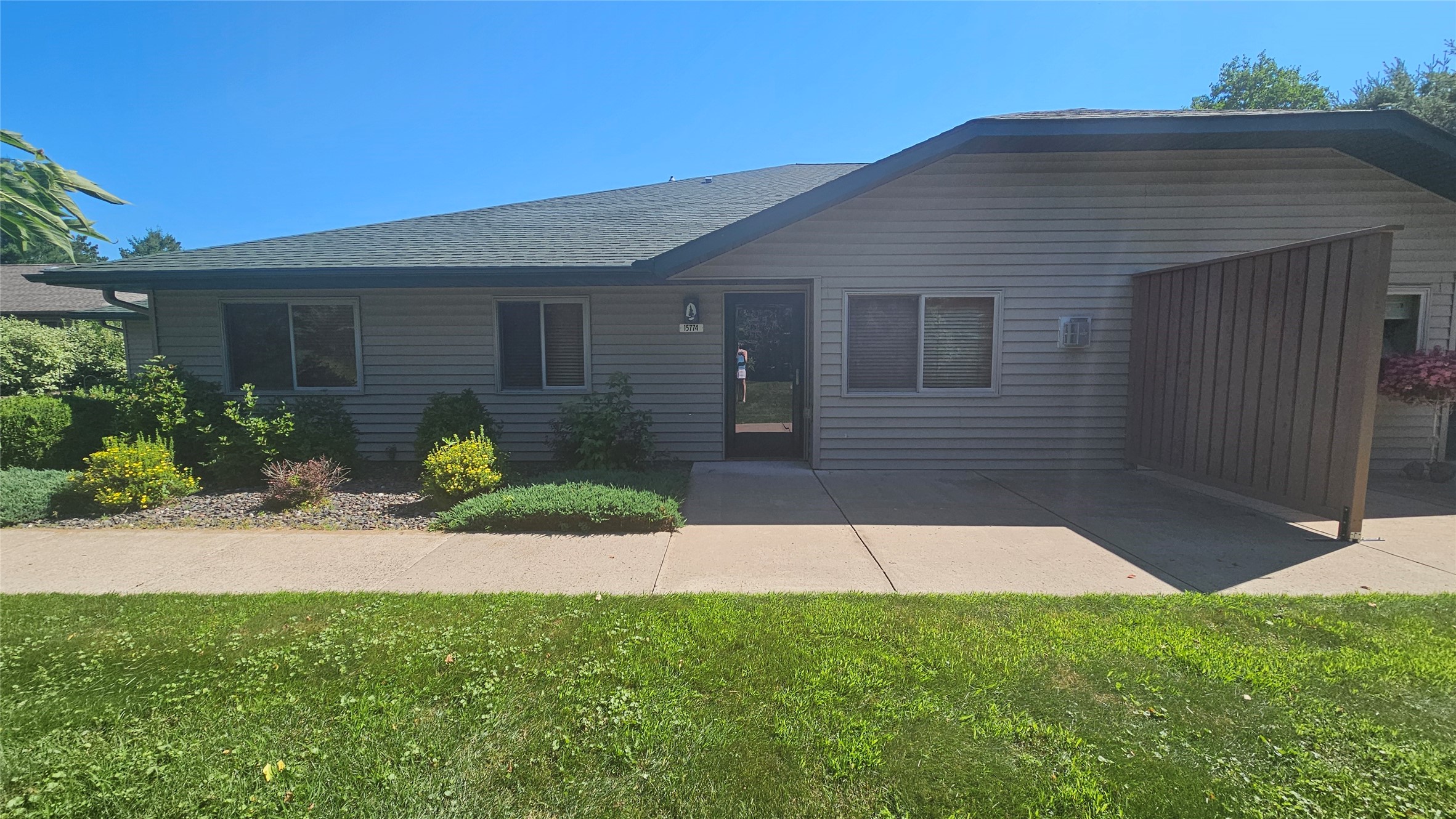15774 Pine Meadows Lane Property Photo 1