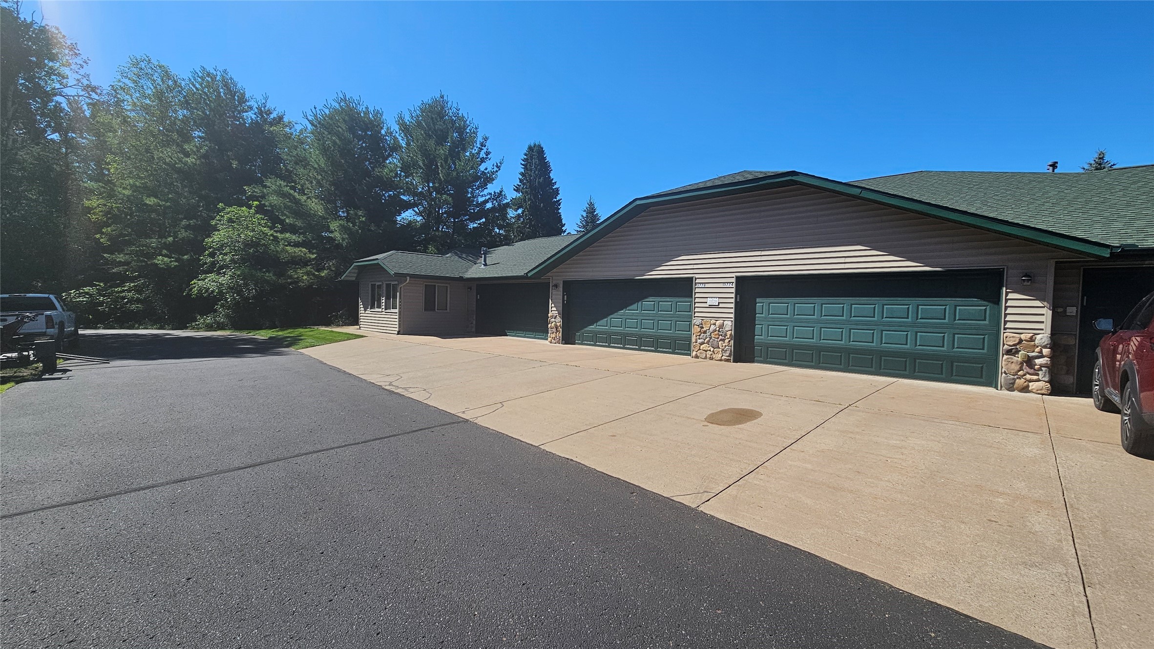 15774 Pine Meadows Lane Property Photo 8