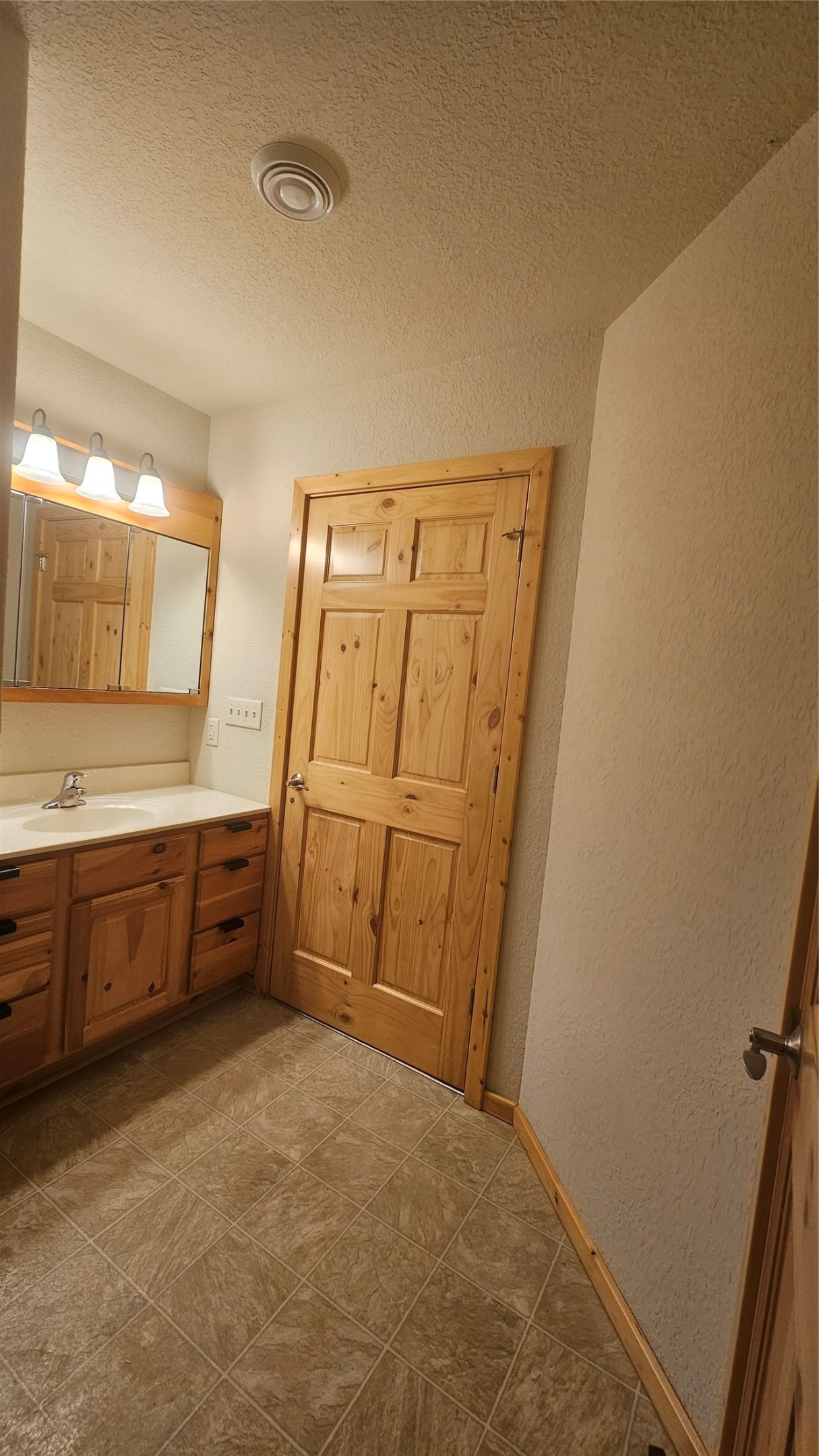 15774 Pine Meadows Lane Property Photo 23