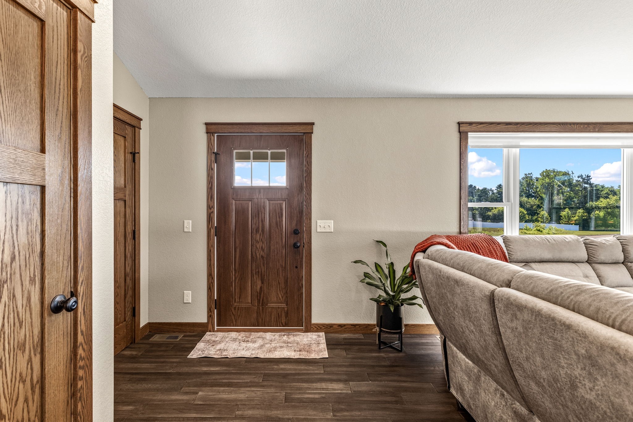 6364 Aspen Ridge Drive Property Photo 4
