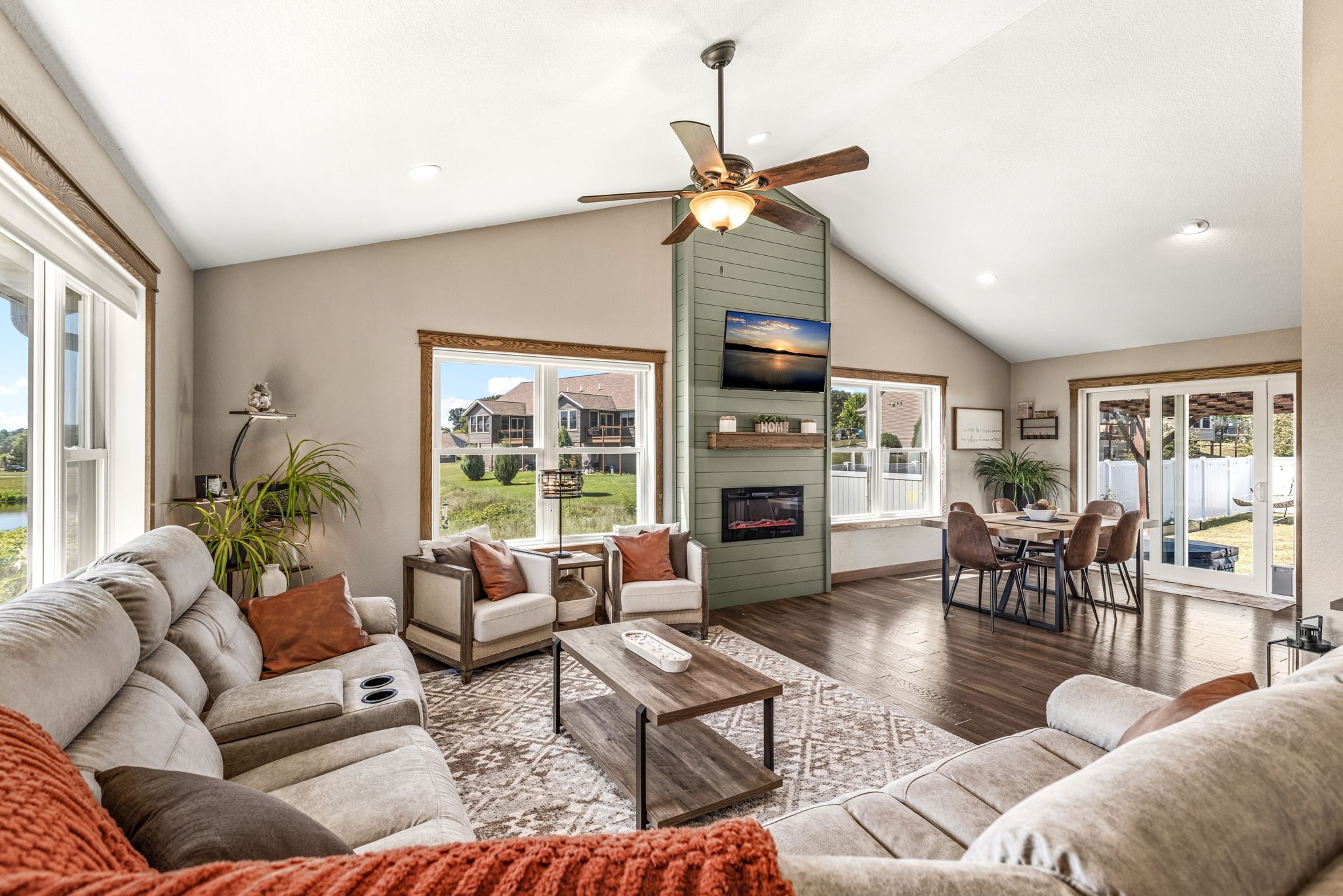 6364 Aspen Ridge Drive Property Photo 9