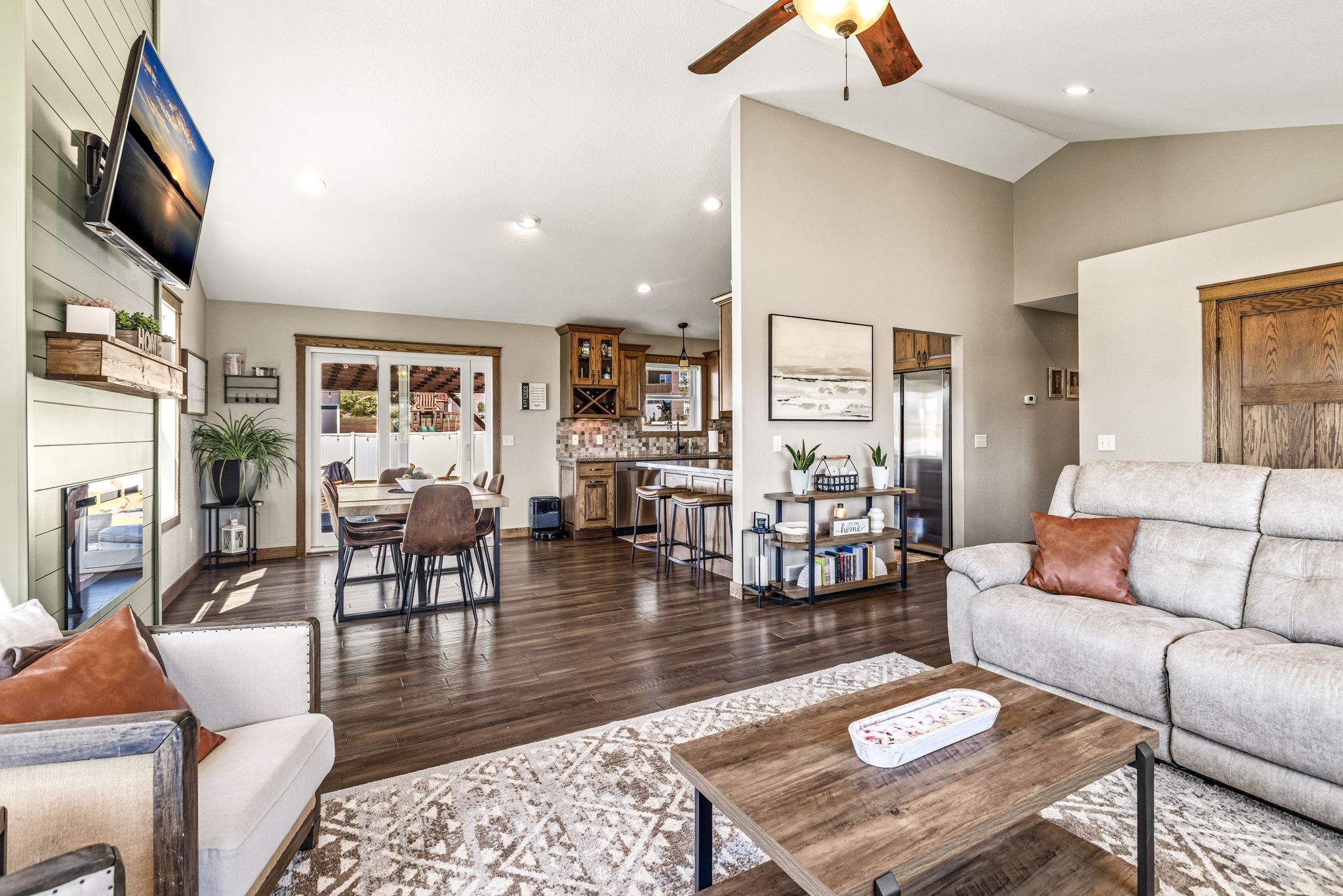 6364 Aspen Ridge Drive Property Photo 10