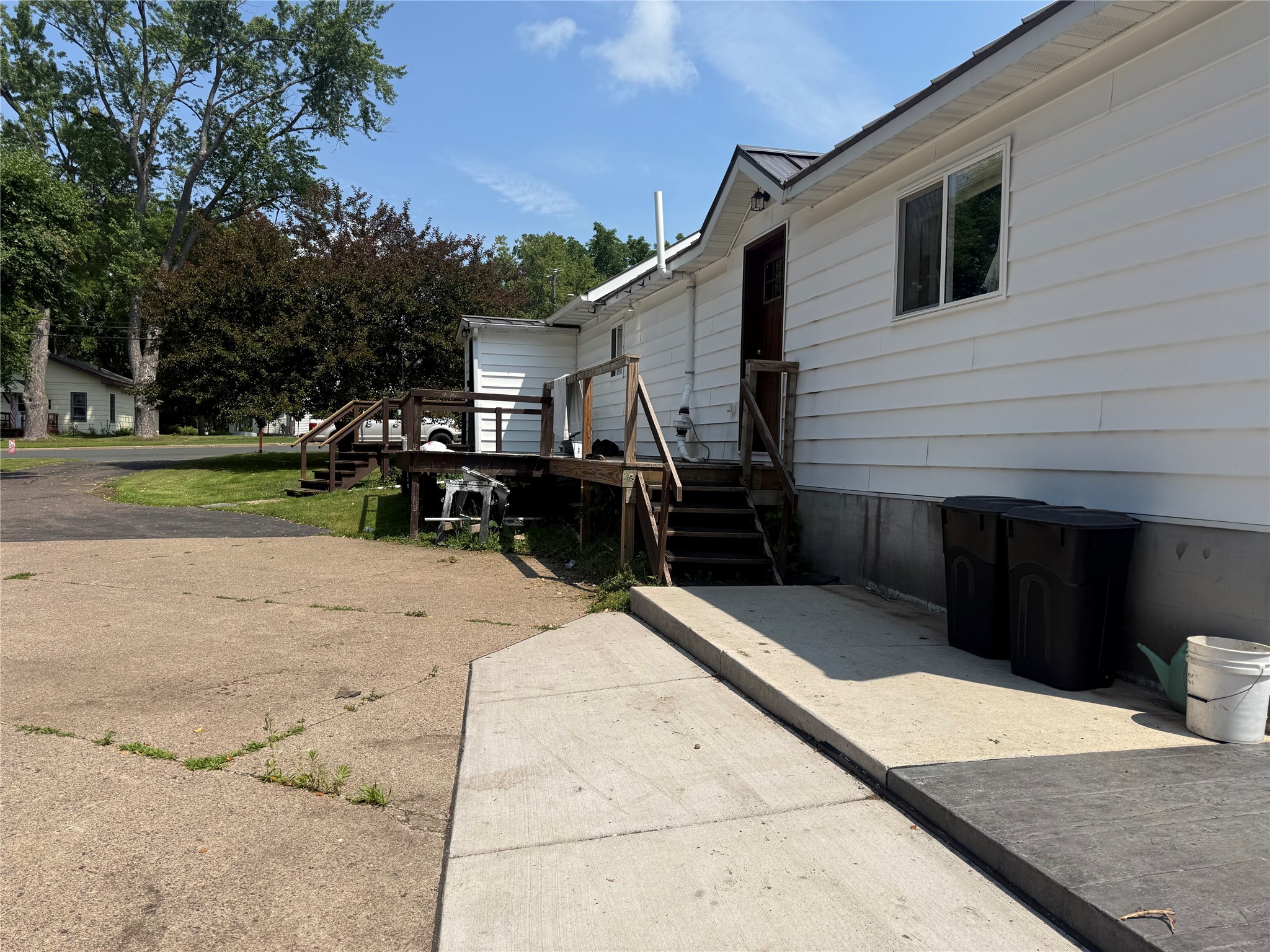 706 Lindoo Avenue E Property Photo 12