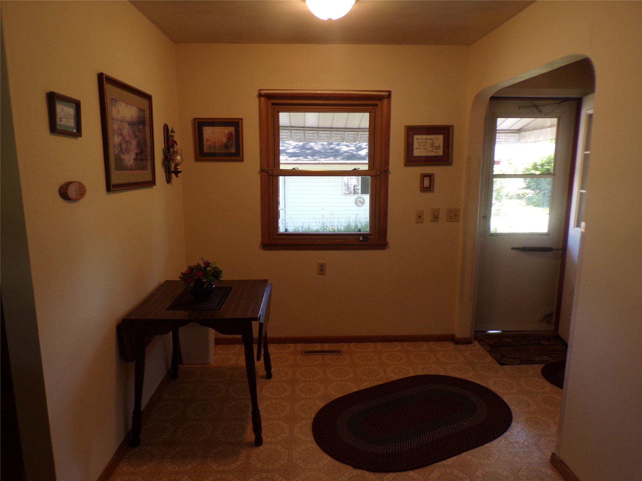 315 E Wisconsin Street Property Photo 6