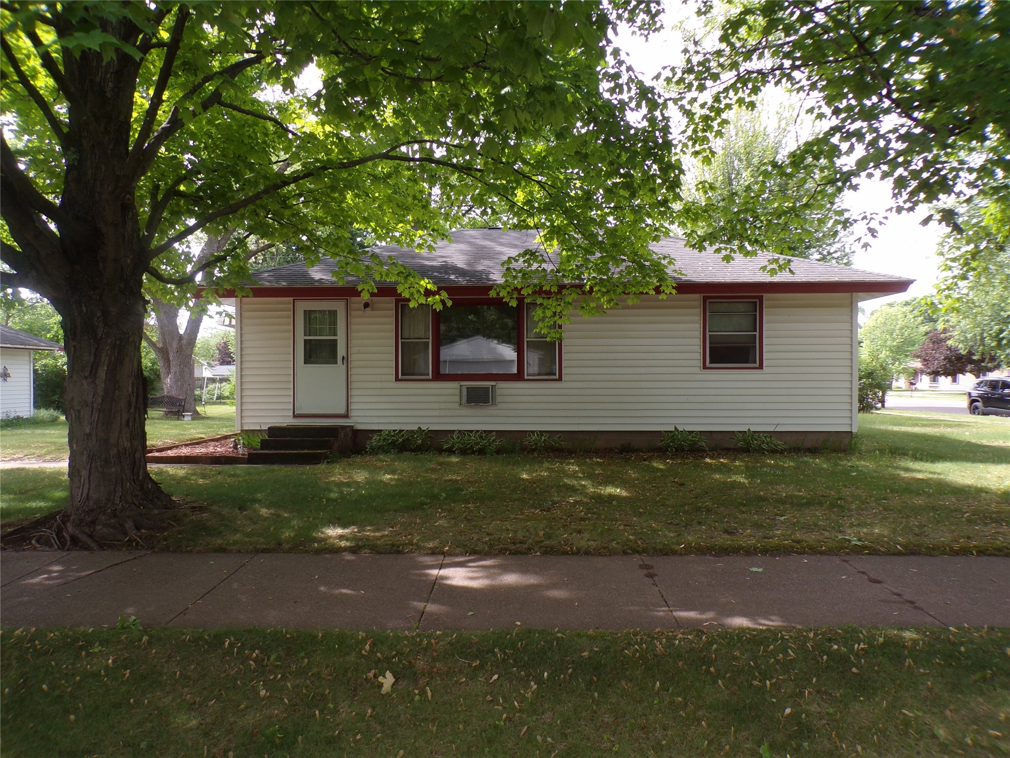 315 E Wisconsin Street Property Photo 14