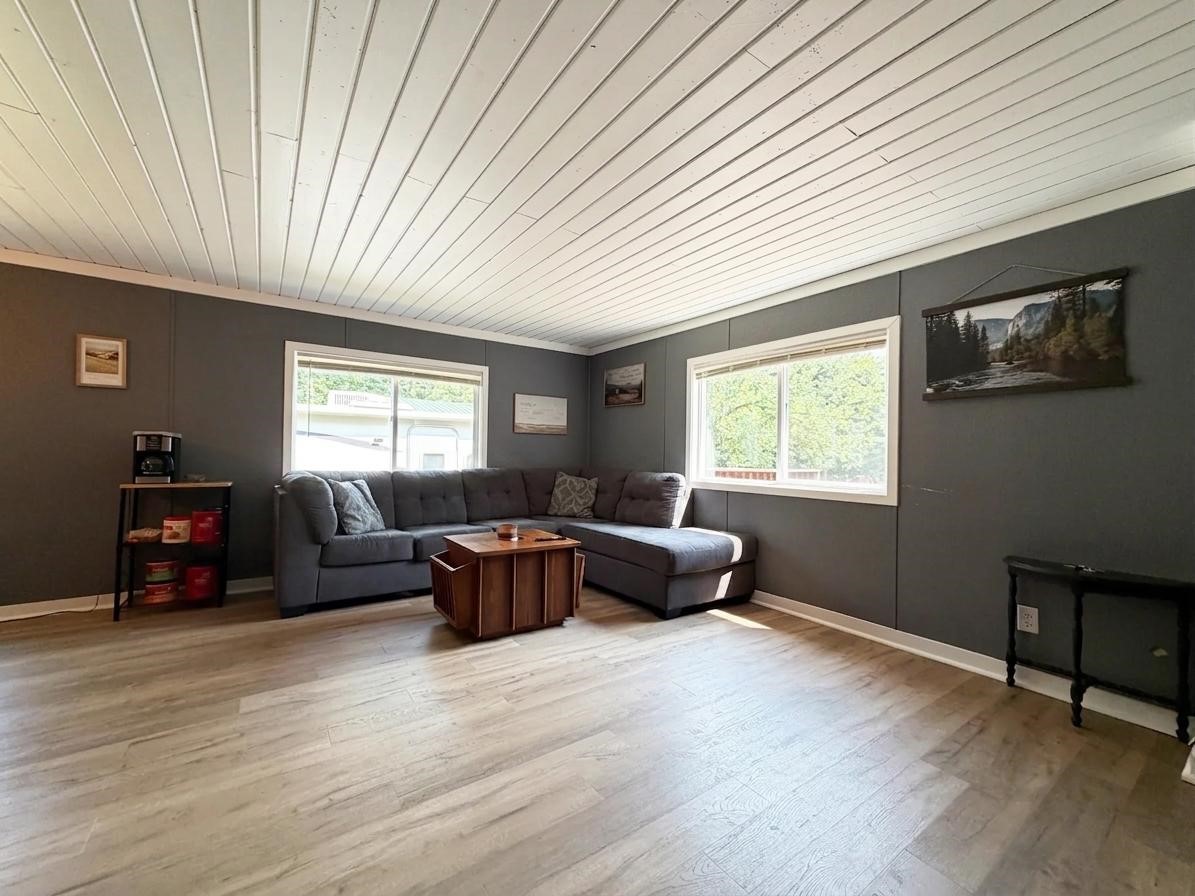 1513 County Line Street Property Photo 15