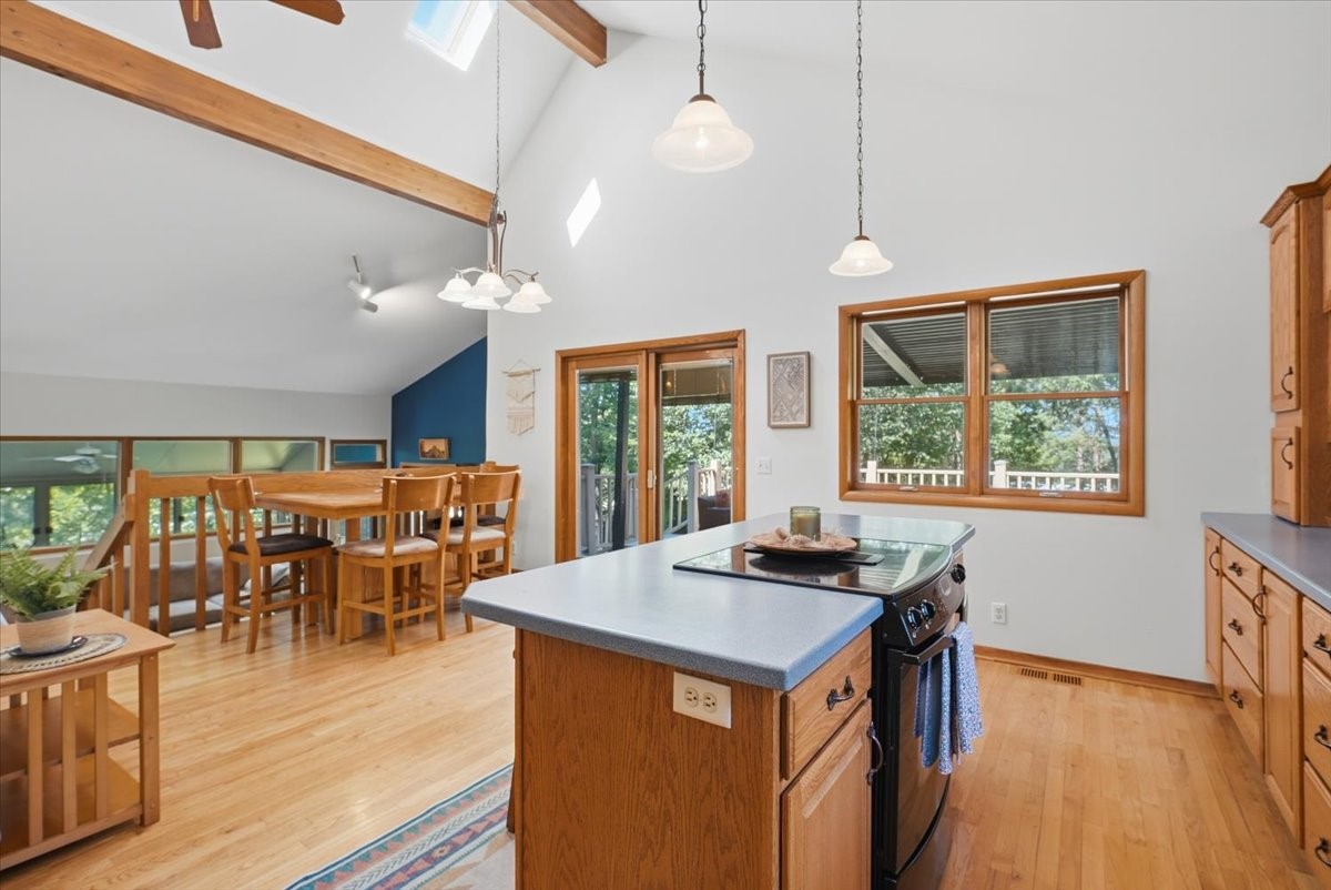 2206 Orchard Place Property Photo 7