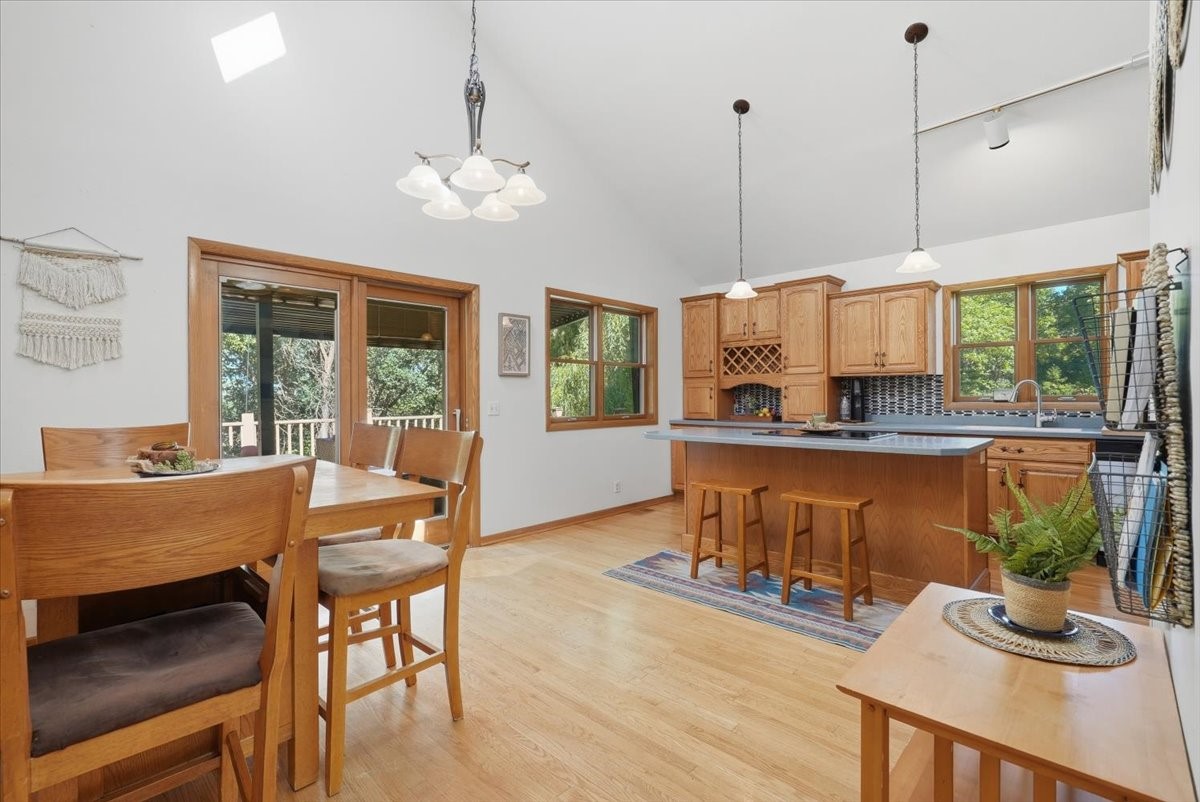 2206 Orchard Place Property Photo 8