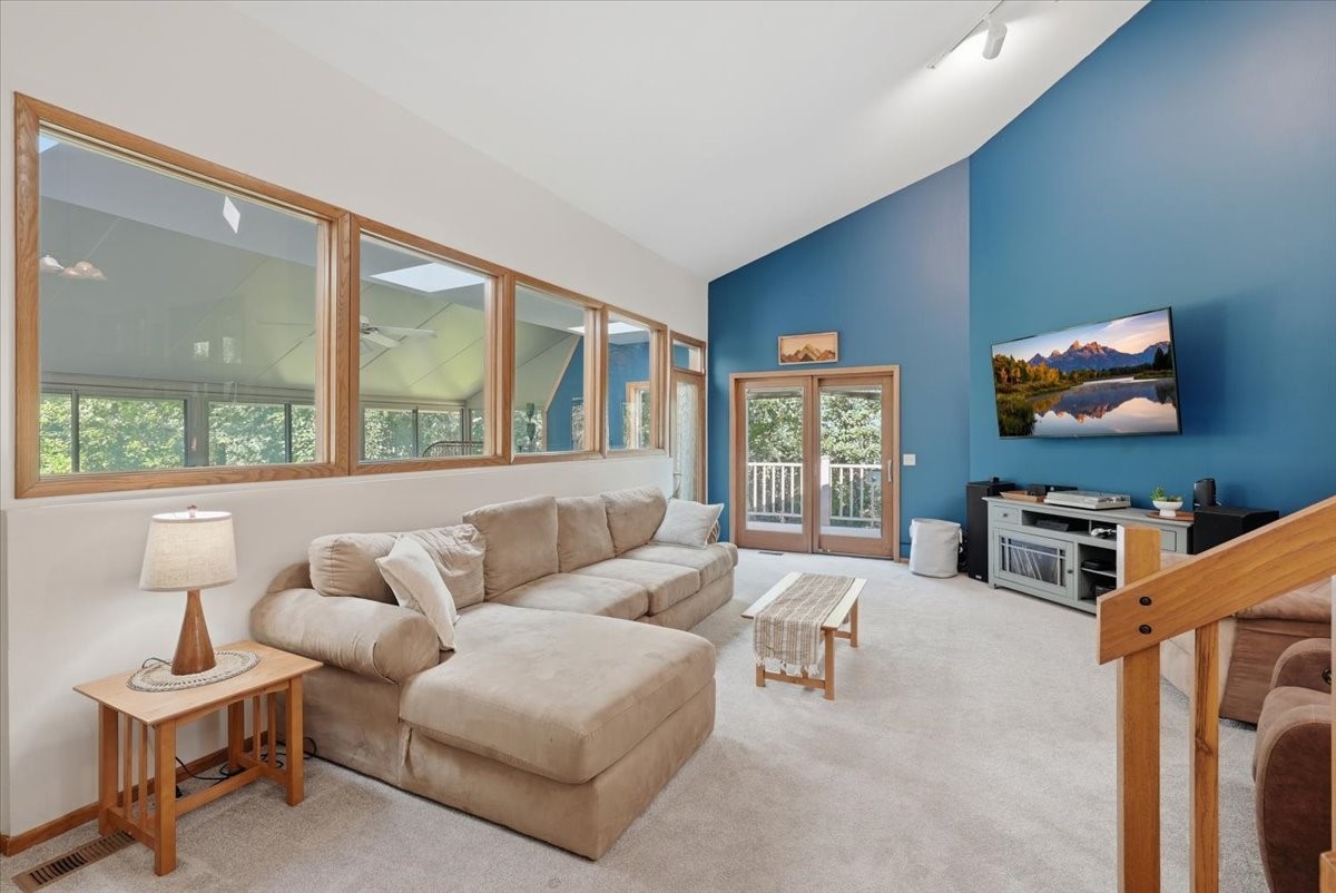 2206 Orchard Place Property Photo 13