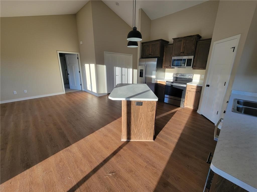 250 Spring Street Property Photo 17