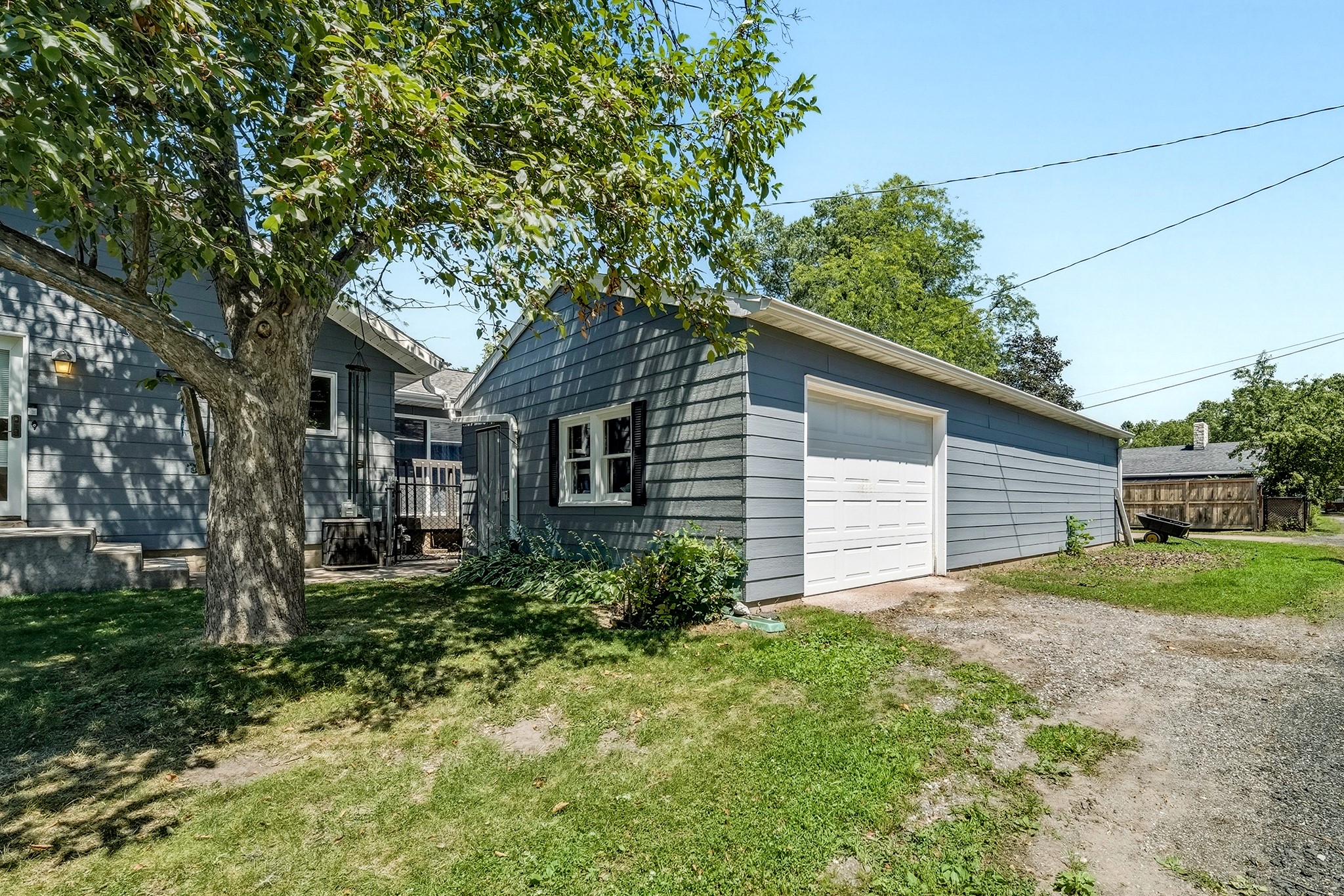 1603257 Property Photo 4
