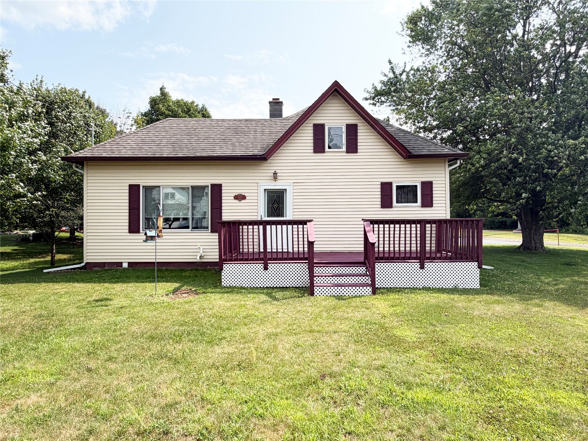 610 W Poplar Avenue Property Photo 1