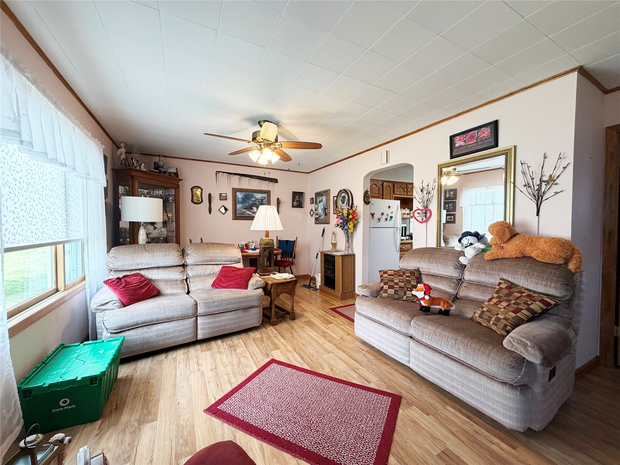 610 W Poplar Avenue Property Photo 9