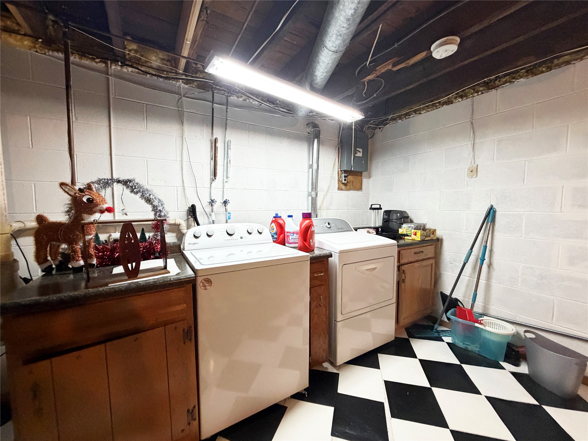 610 W Poplar Avenue Property Photo 16