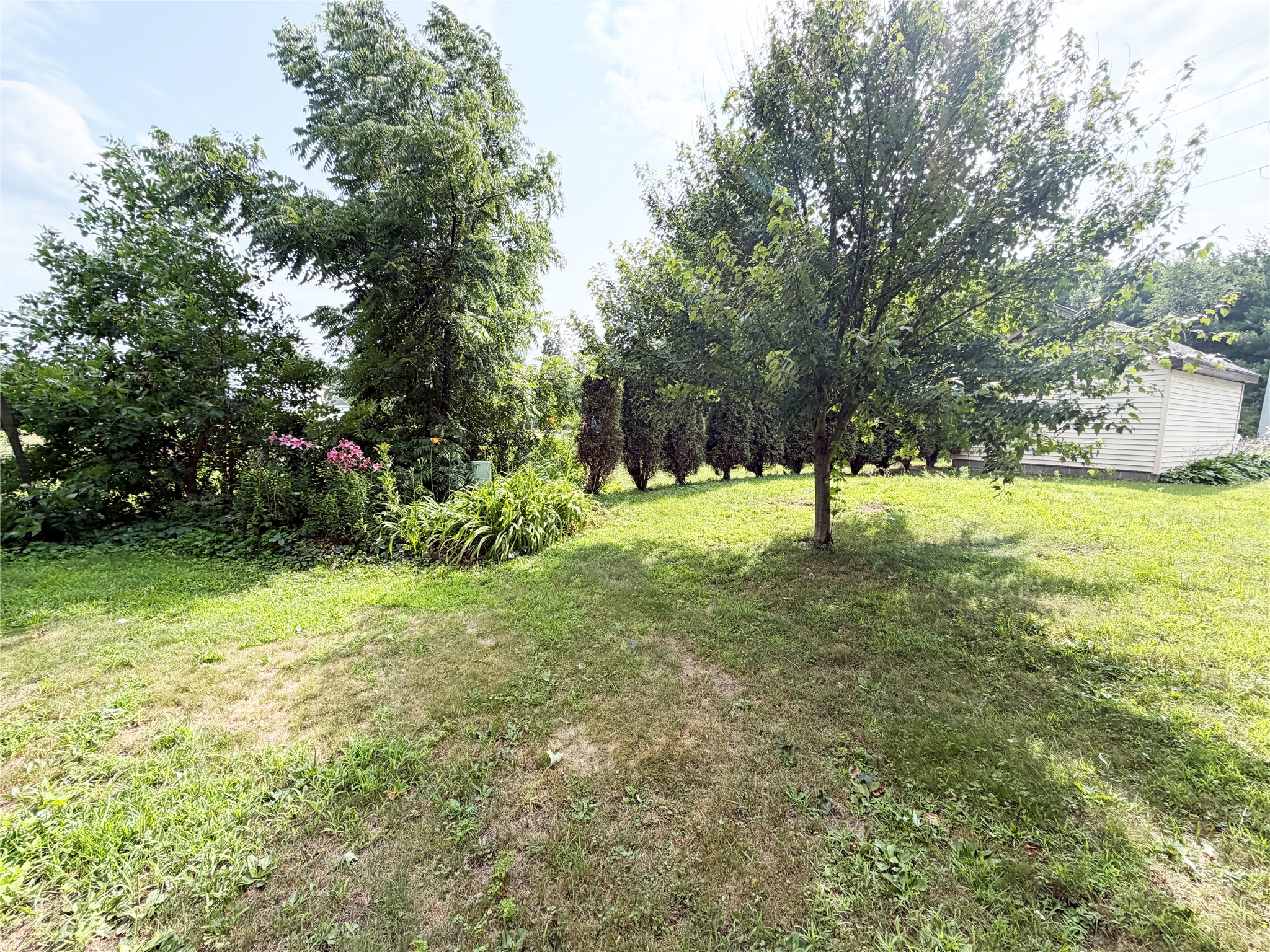 610 W Poplar Avenue Property Photo 18