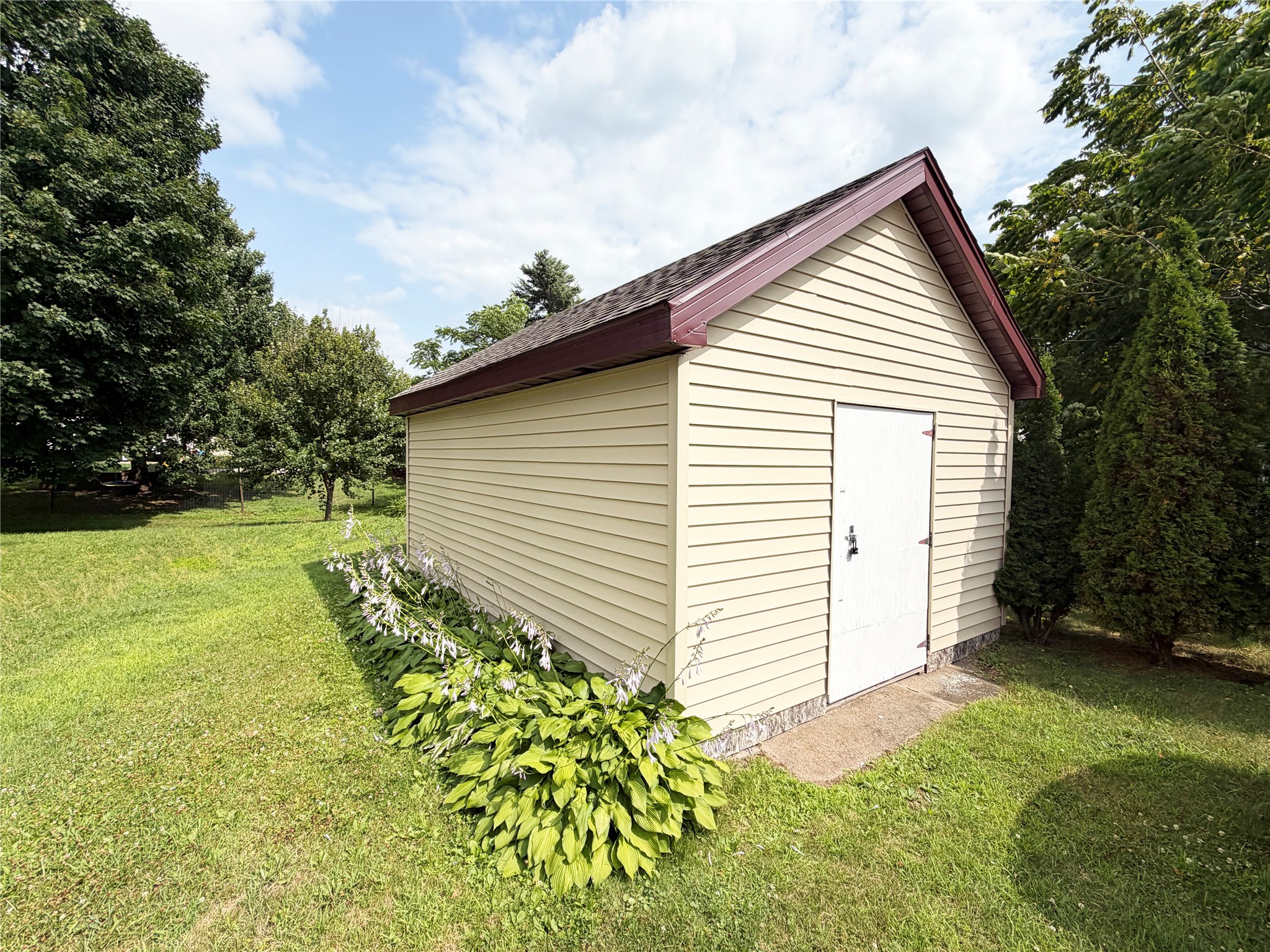 610 W Poplar Avenue Property Photo 19