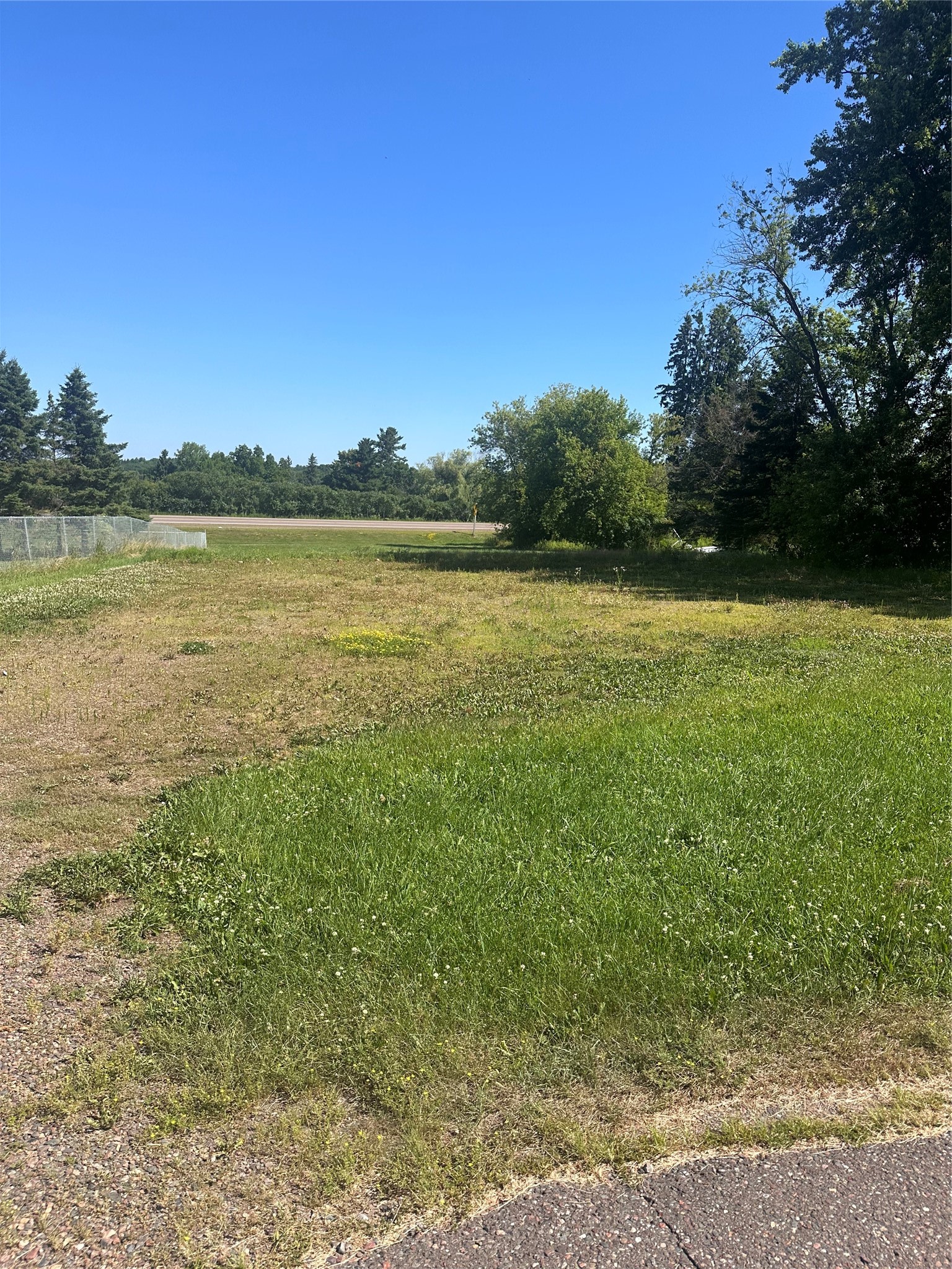200 W Elm Street Property Photo 8