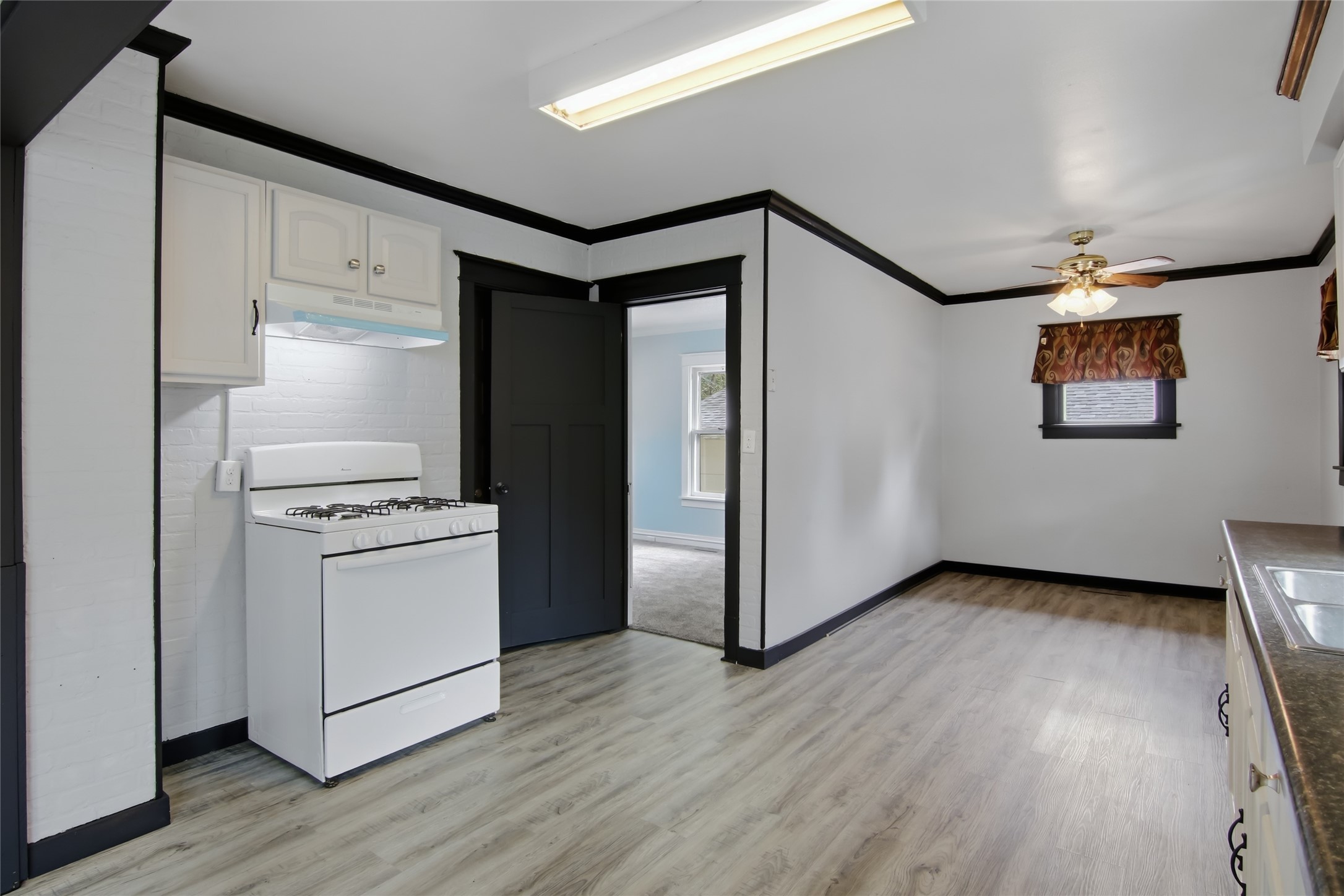 233 Ferry Street Property Photo 6