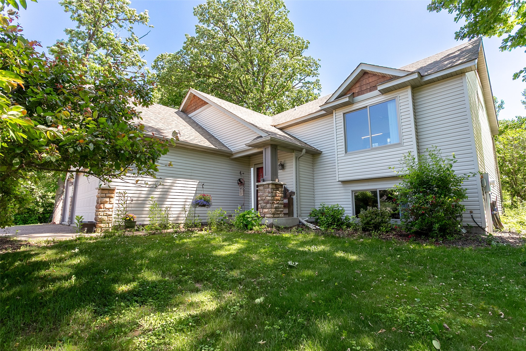 956 Sunflower Way Property Photo 1