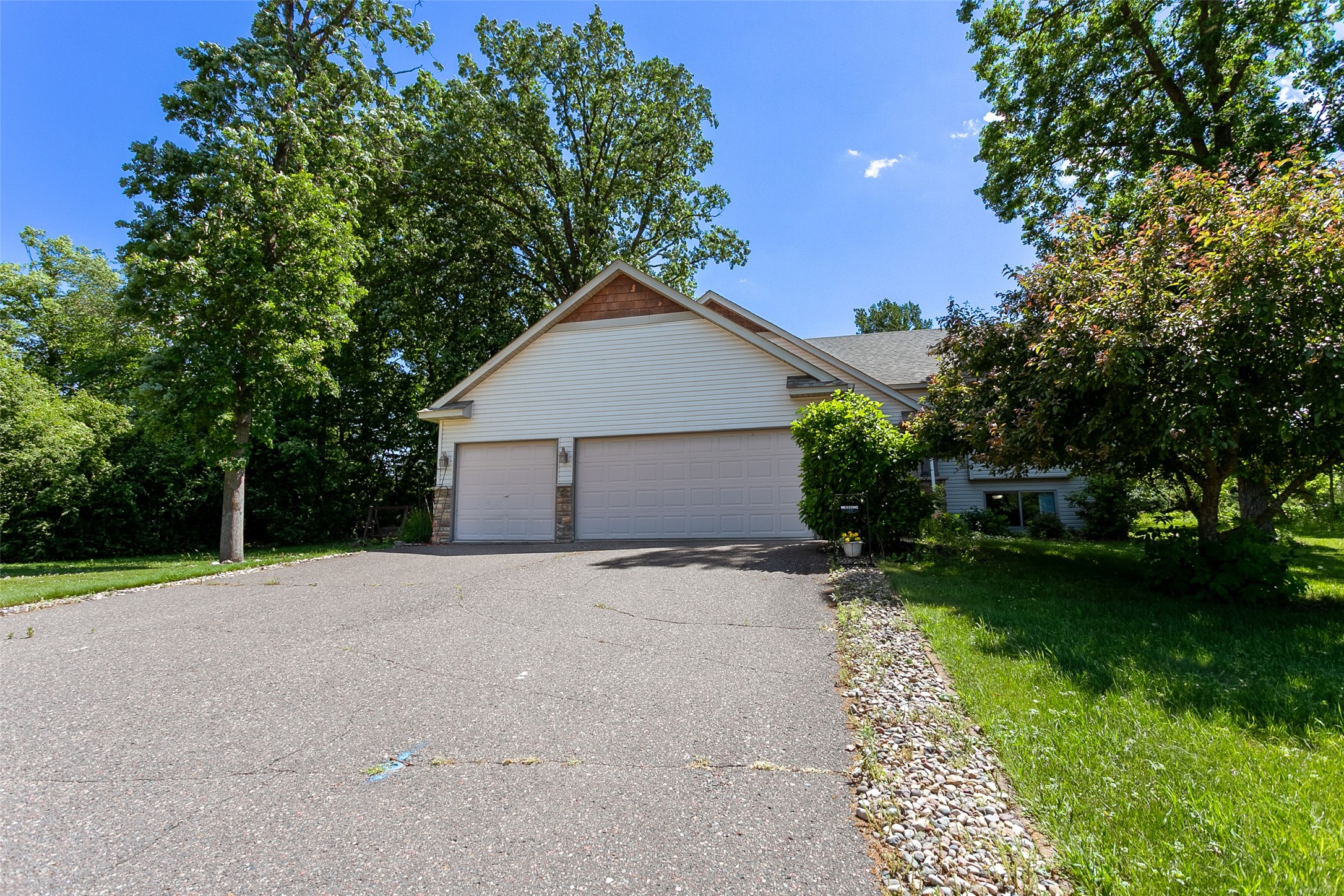 956 Sunflower Way Property Photo 2