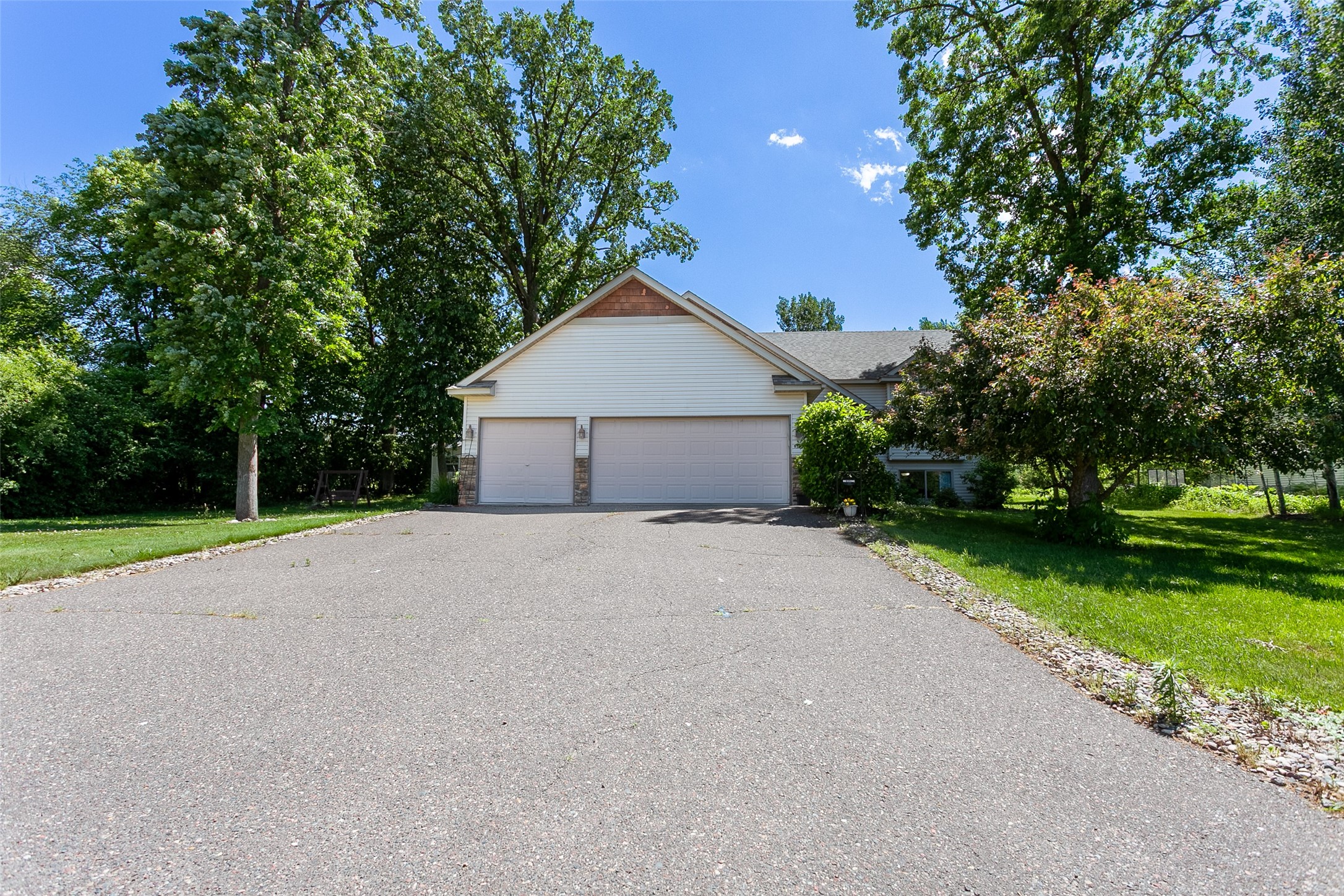 956 Sunflower Way Property Photo 3