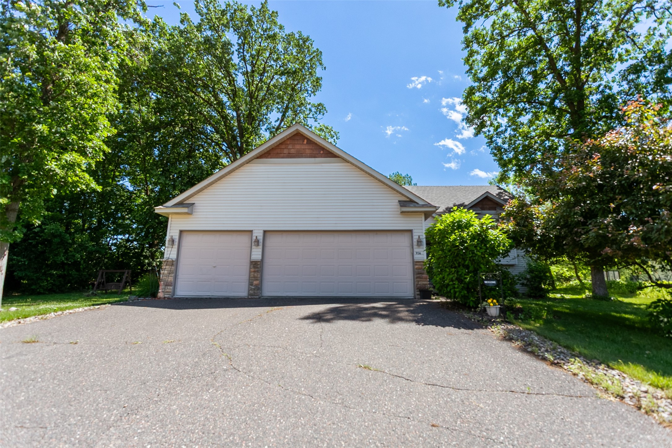 956 Sunflower Way Property Photo 4