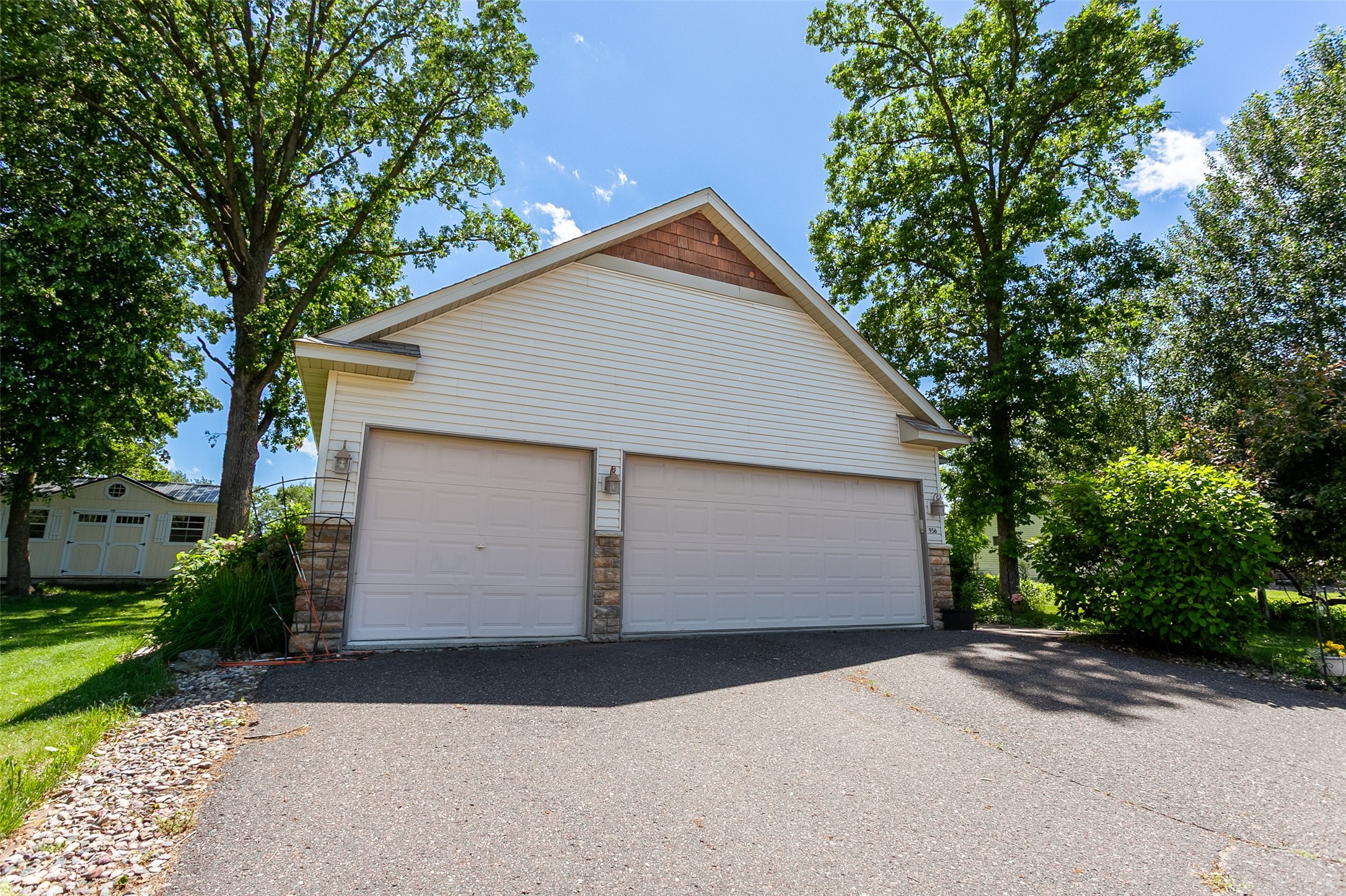 956 Sunflower Way Property Photo 6