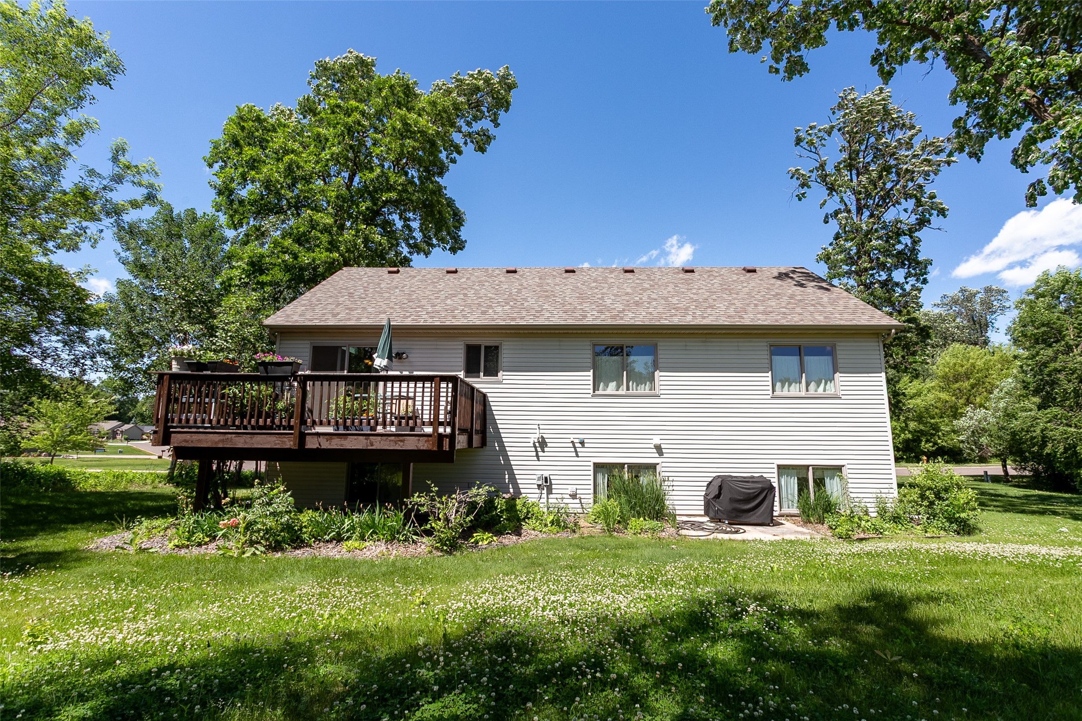 956 Sunflower Way Property Photo 10
