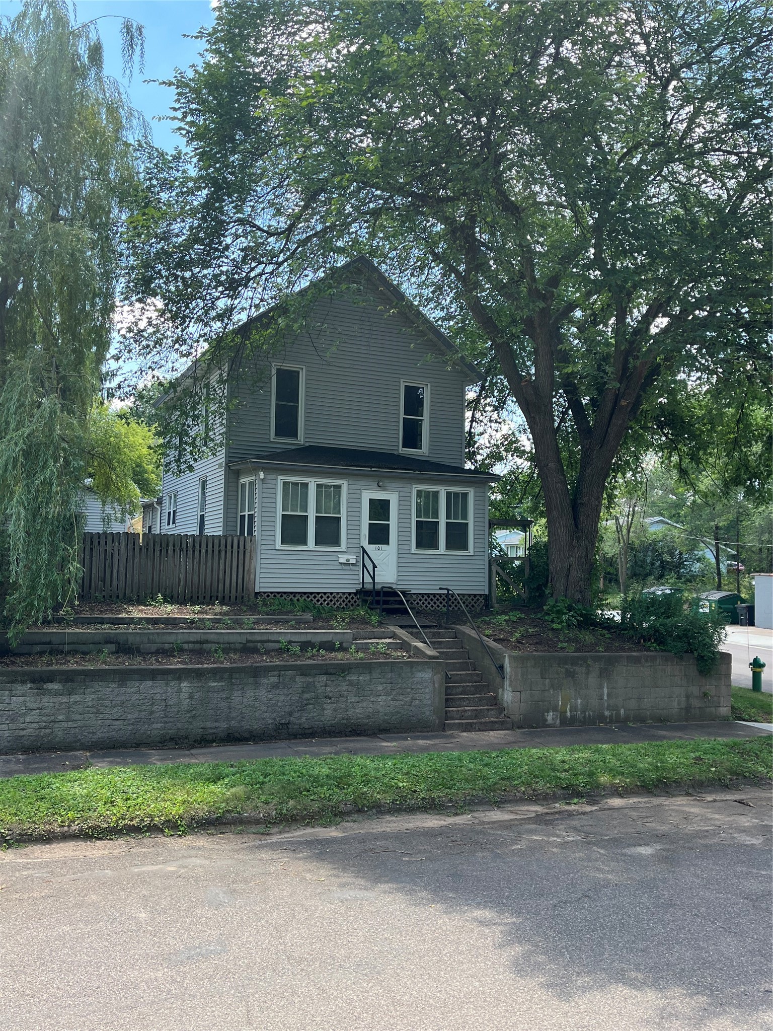 101 E Canal Street Property Photo 1