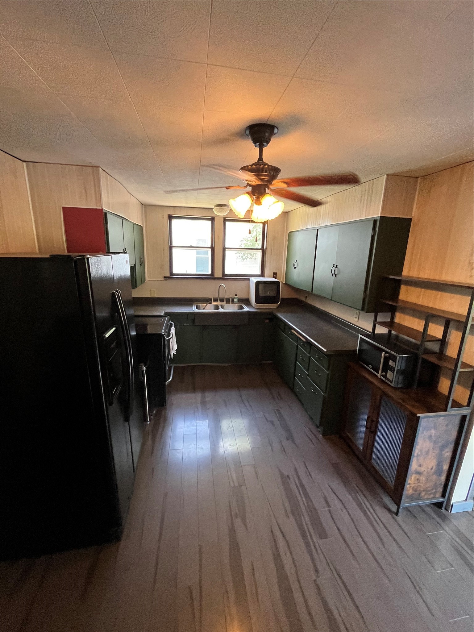 101 E Canal Street Property Photo 6