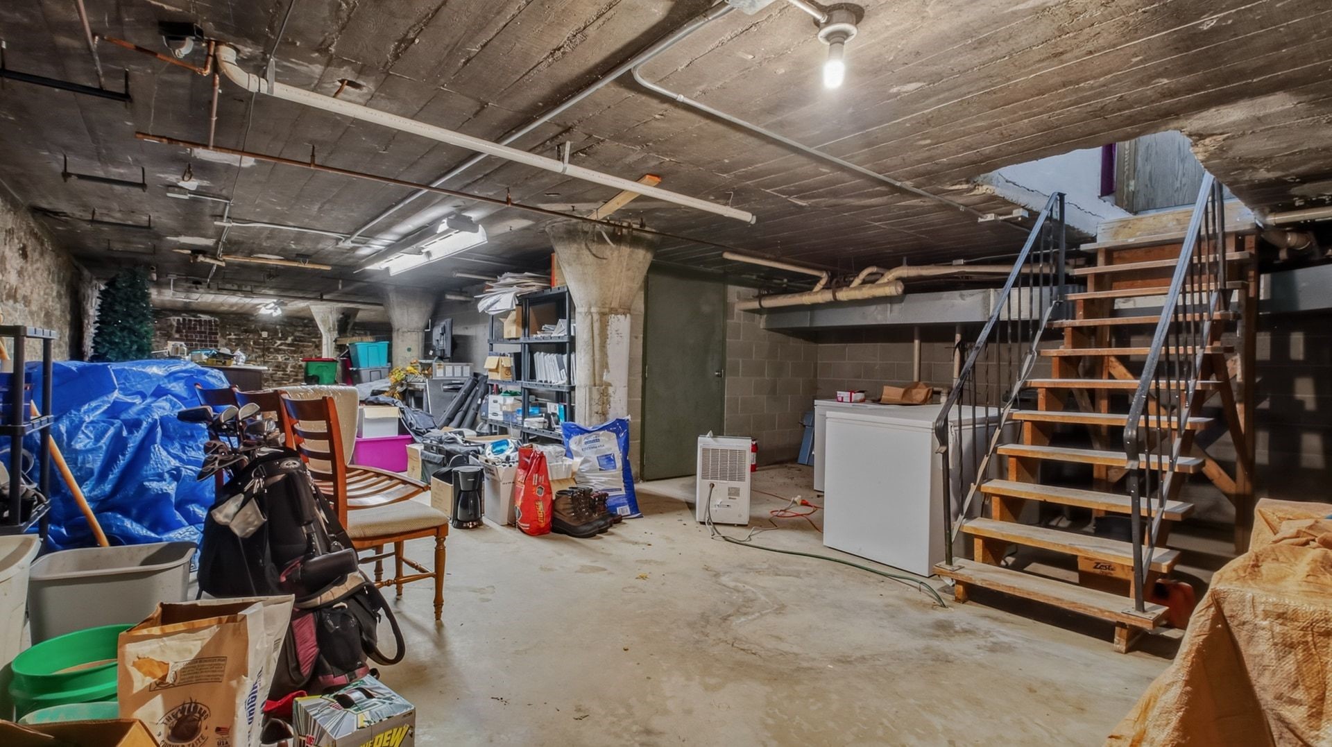 154 Leonard Street S Property Photo 18
