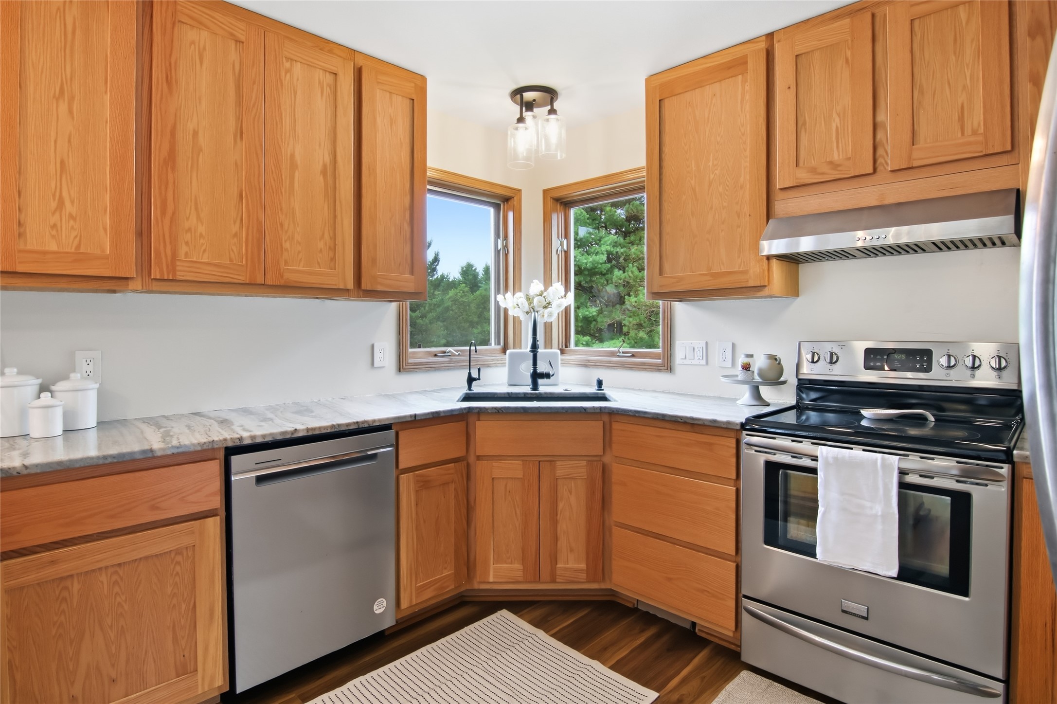 E2090 Cedar Road Property Photo 11