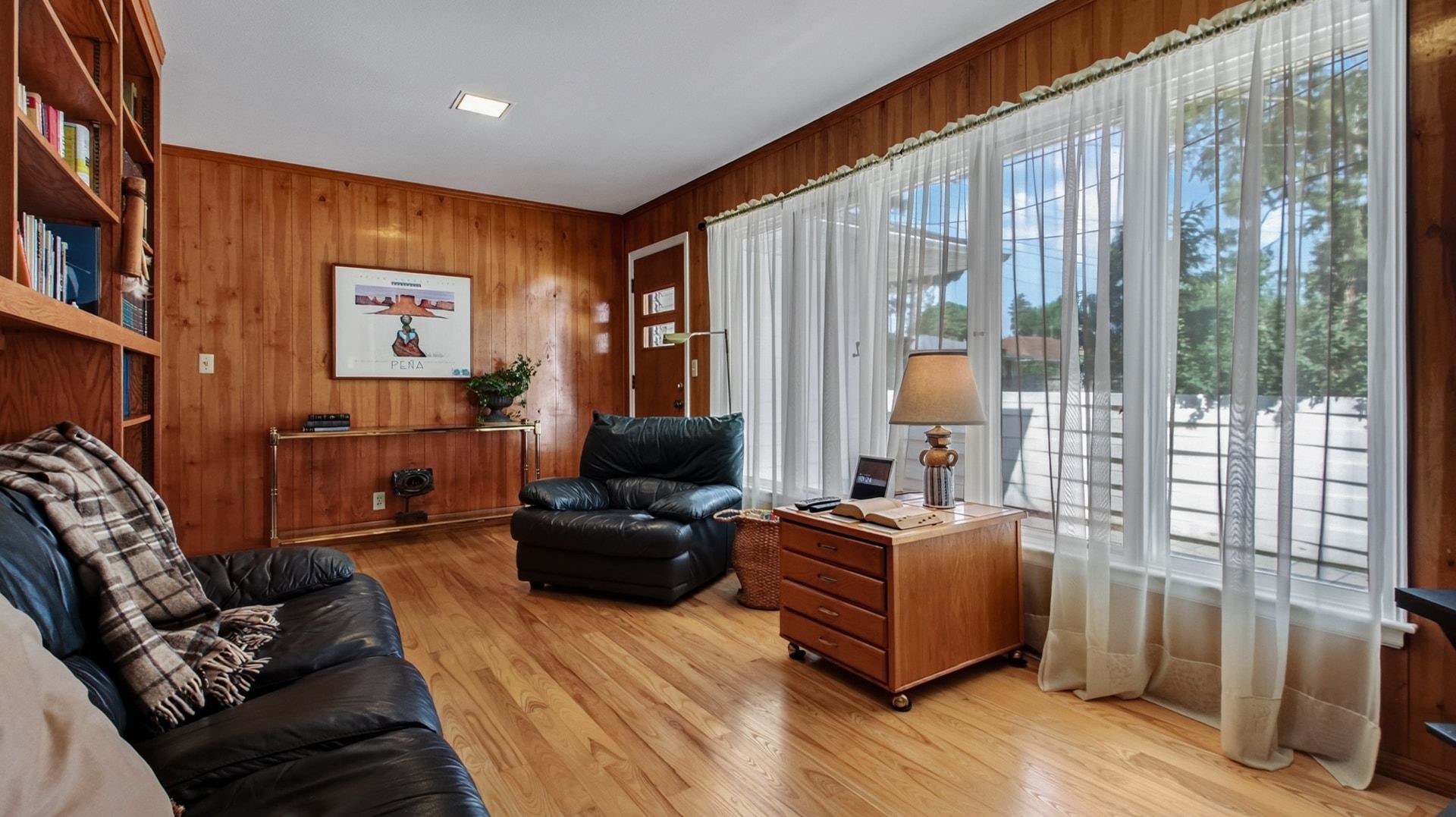 404 W Macarthur Avenue Property Photo 3