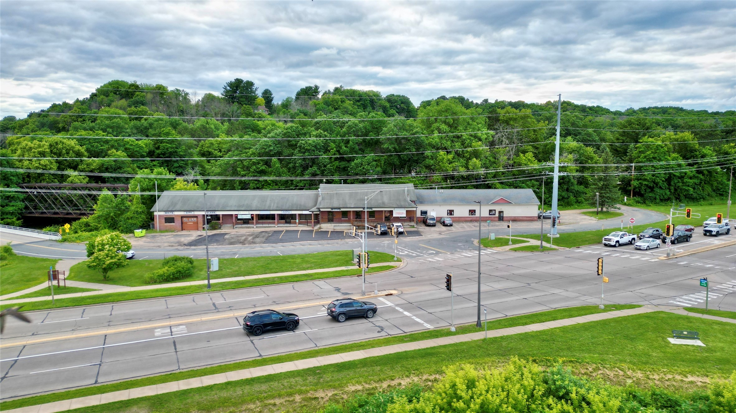513 N Broadway Street Property Photo 4