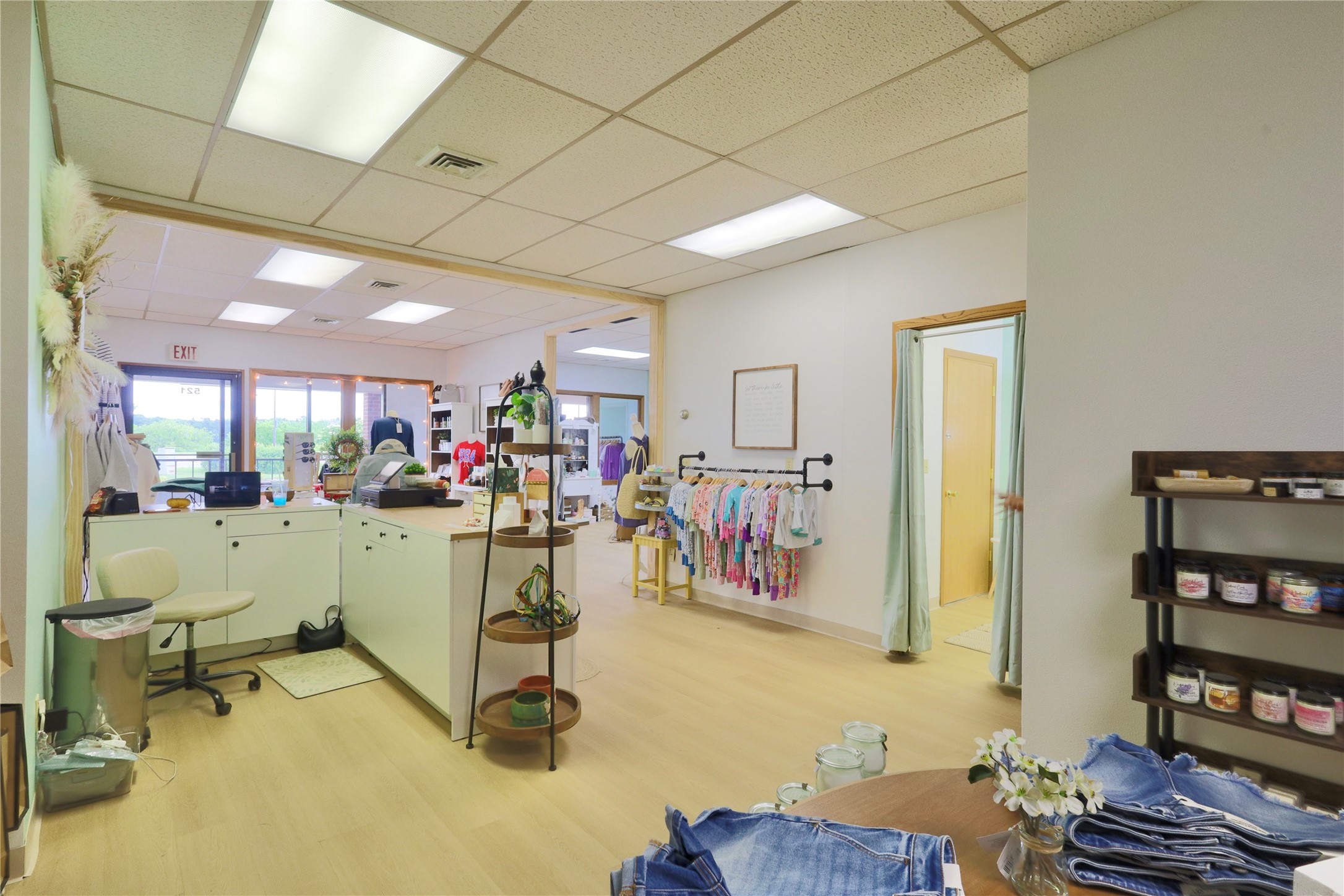 513 N Broadway Street Property Photo 23
